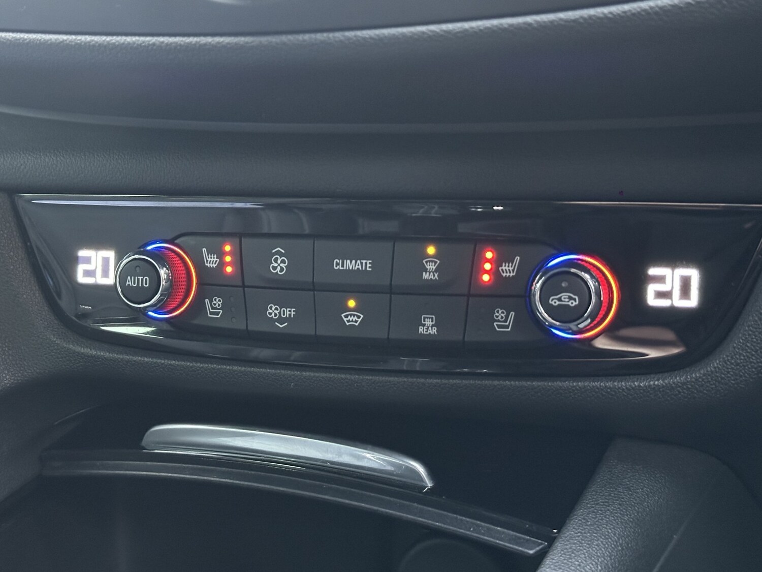 Used Vauxhall Insignia 2020 for sale - 76945549: Photo 33