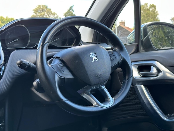Used Peugeot 2008 2015 for sale - 75529867: Photo 14