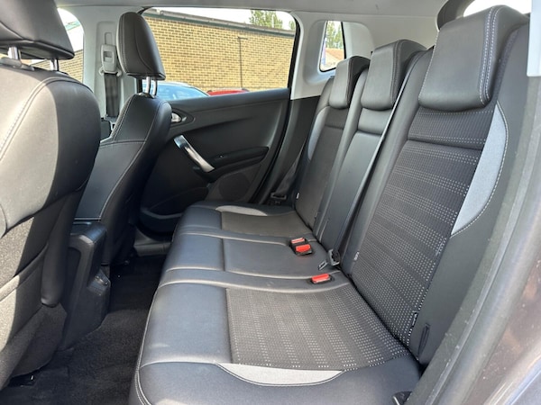 Used Peugeot 2008 2015 for sale - 75529867: Photo 16