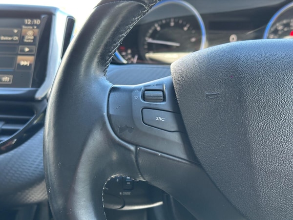 Used Peugeot 2008 2015 for sale - 75529867: Photo 17