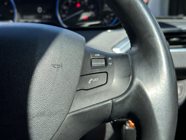 Used Peugeot 2008 2015 for sale - 75529867: Photo 19