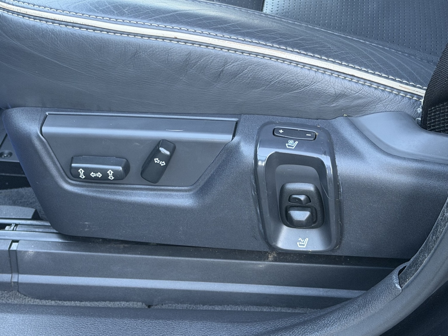 Used Volvo XC90 2011 for sale - 76945613: Photo 36