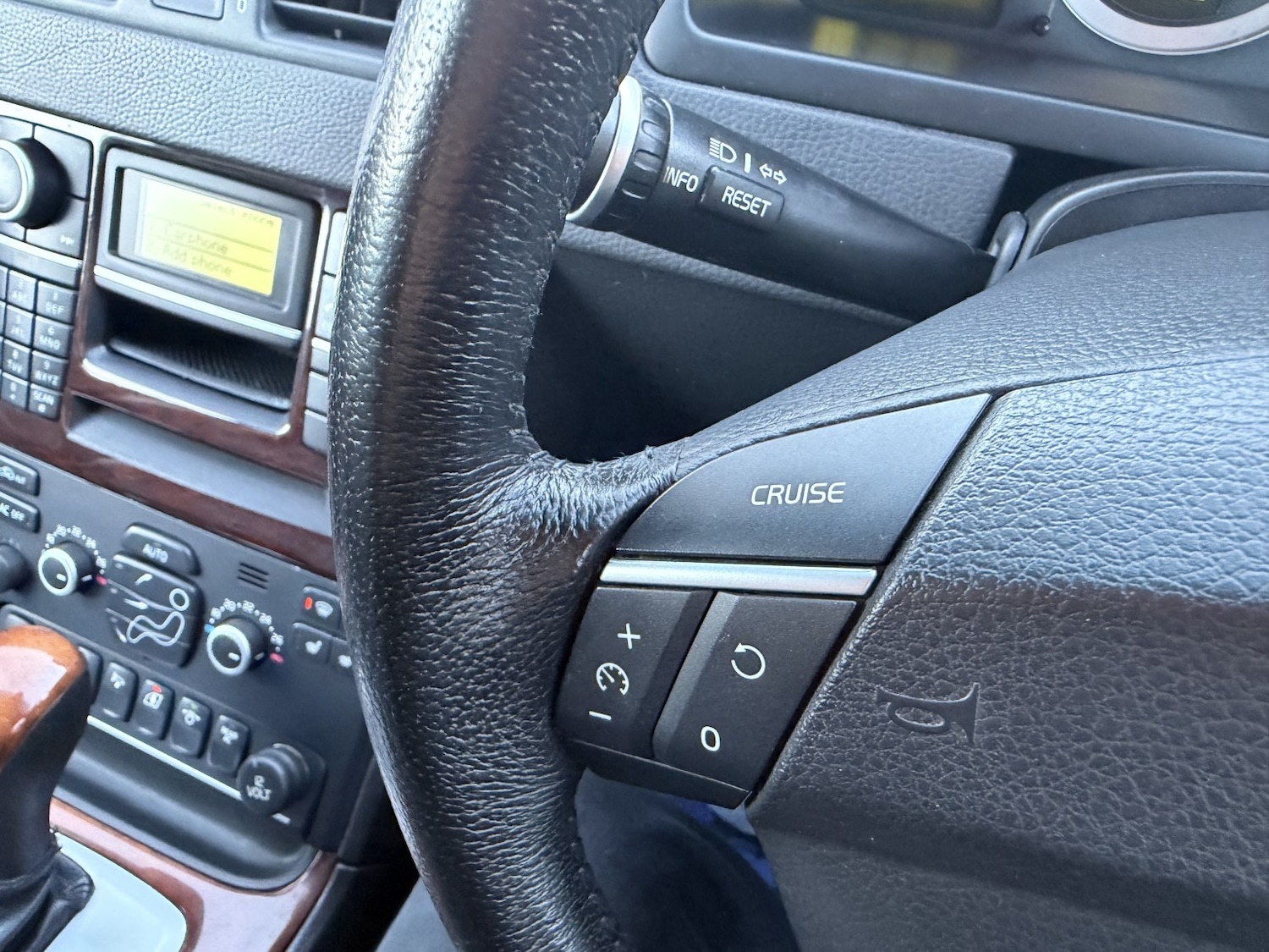 Used Volvo XC90 2011 for sale - 76945613: Photo 41