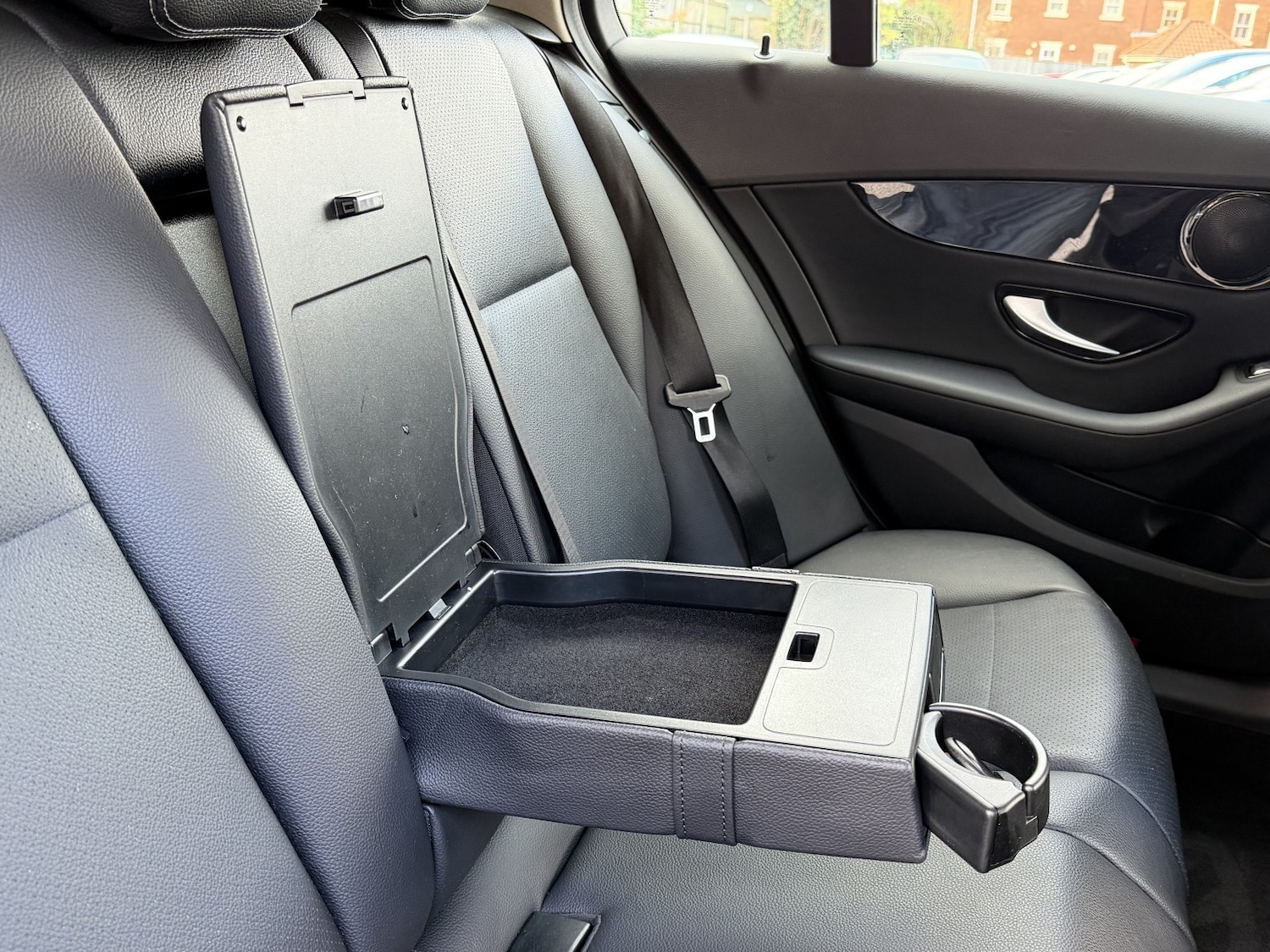 Used Mercedes-Benz C Class 2015 for sale - 77162164: Photo 39