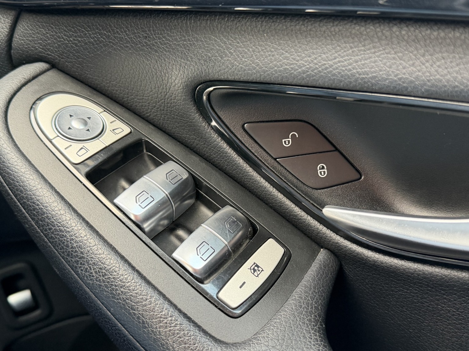 Used Mercedes-Benz C Class 2015 for sale - 77162164: Photo 42