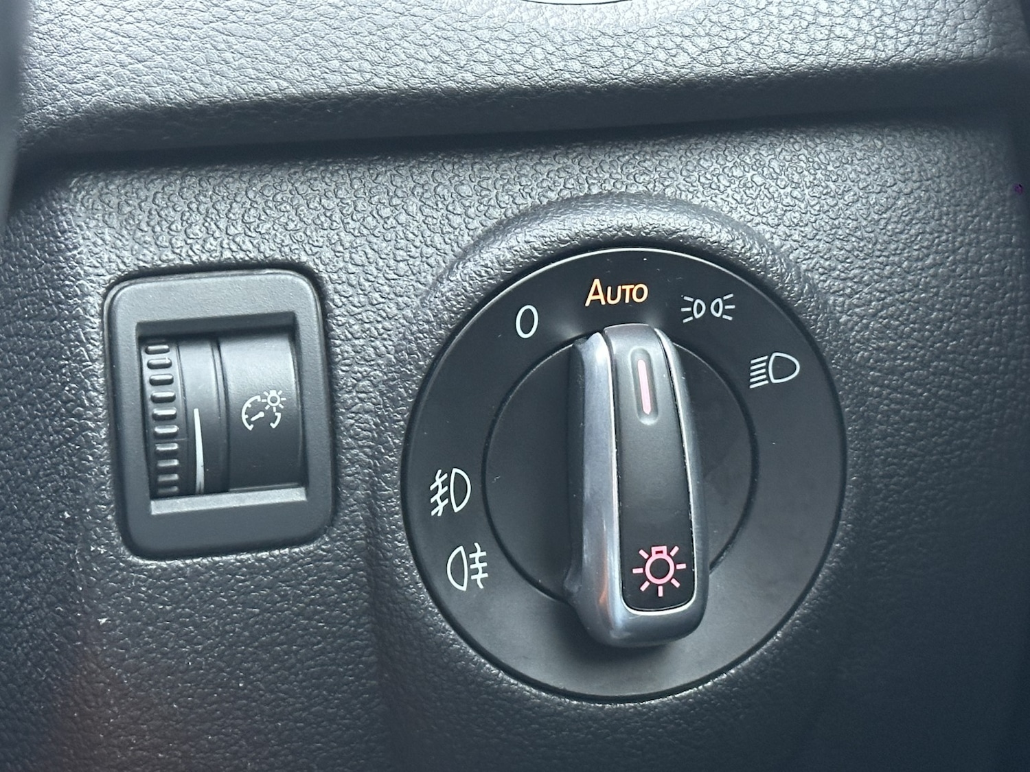 Used Volkswagen Tiguan 2014 for sale - 76945582: Photo 28