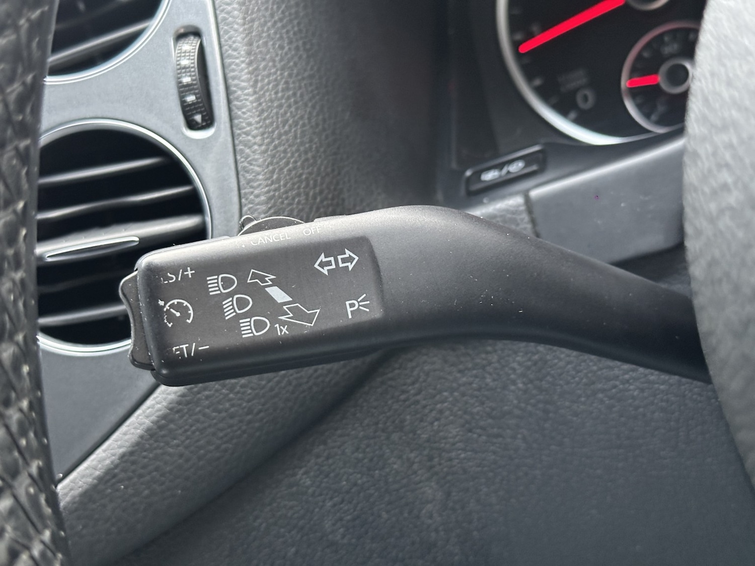 Used Volkswagen Tiguan 2014 for sale - 76945582: Photo 29