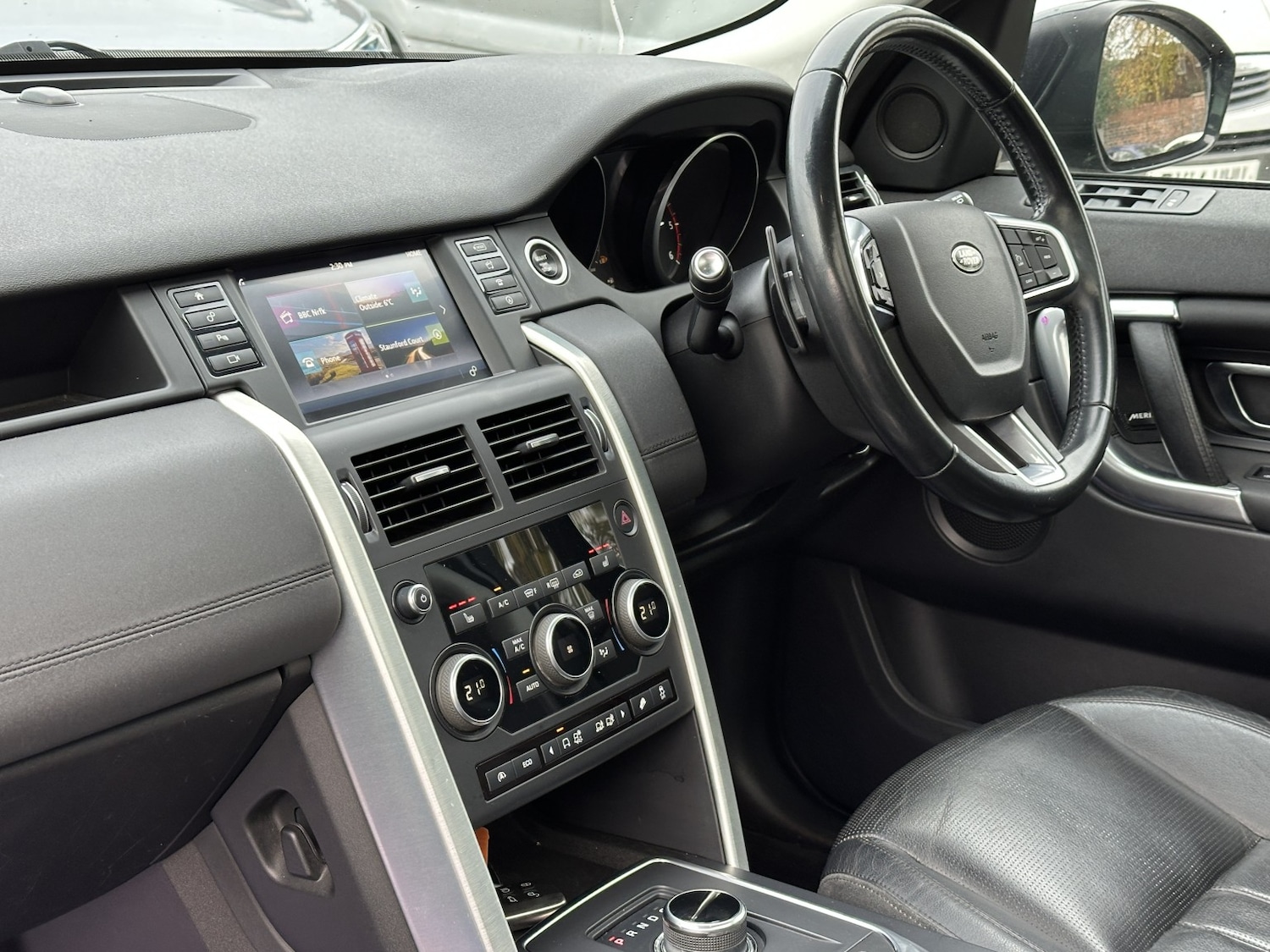 Used Land Rover Discovery Sport 2017 for sale - 76945585: Photo 25