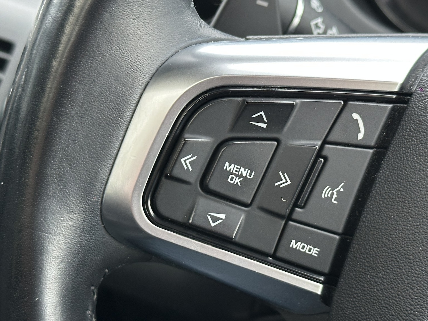 Used Land Rover Discovery Sport 2017 for sale - 76945585: Photo 34