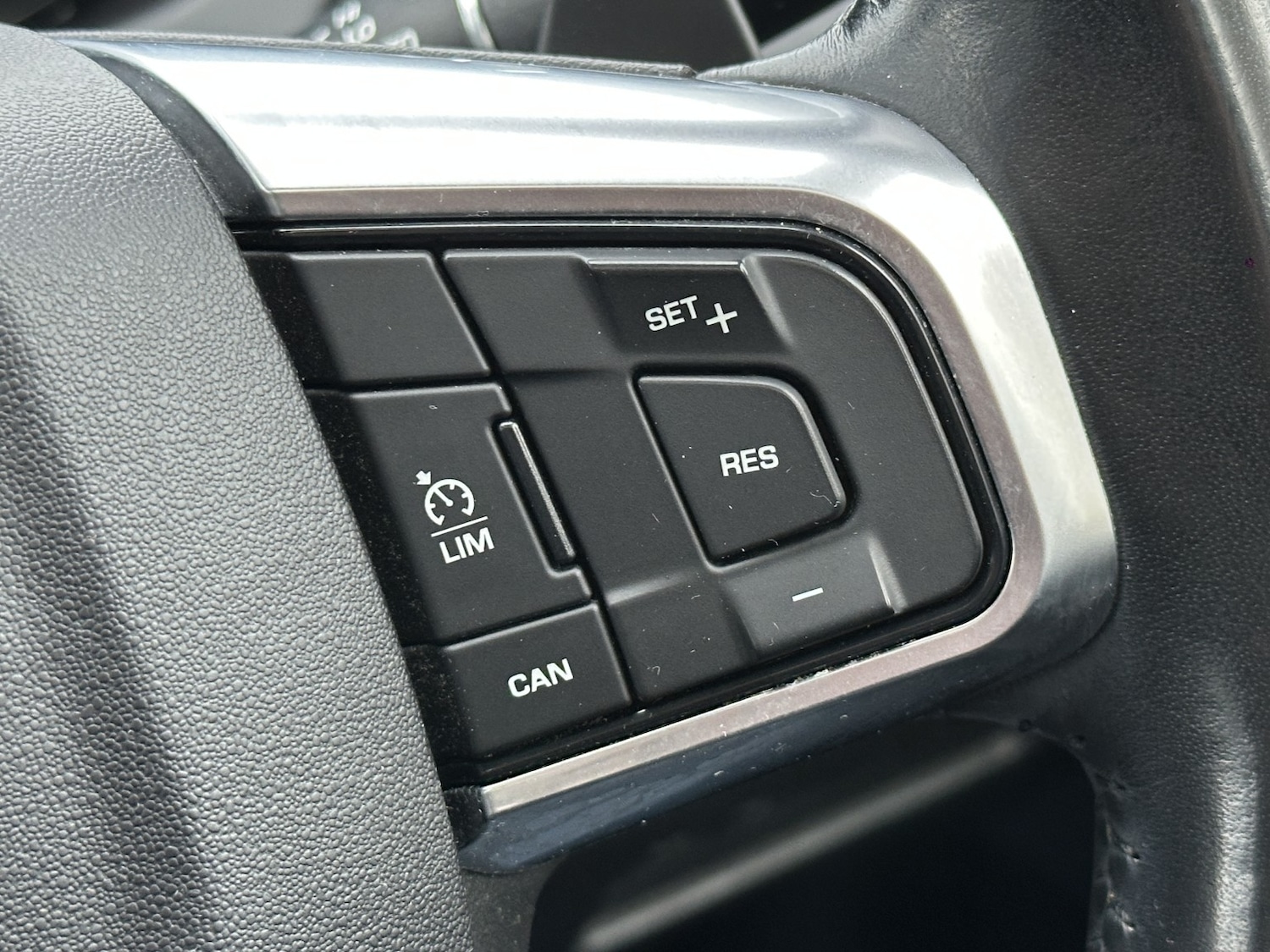 Used Land Rover Discovery Sport 2017 for sale - 76945585: Photo 36