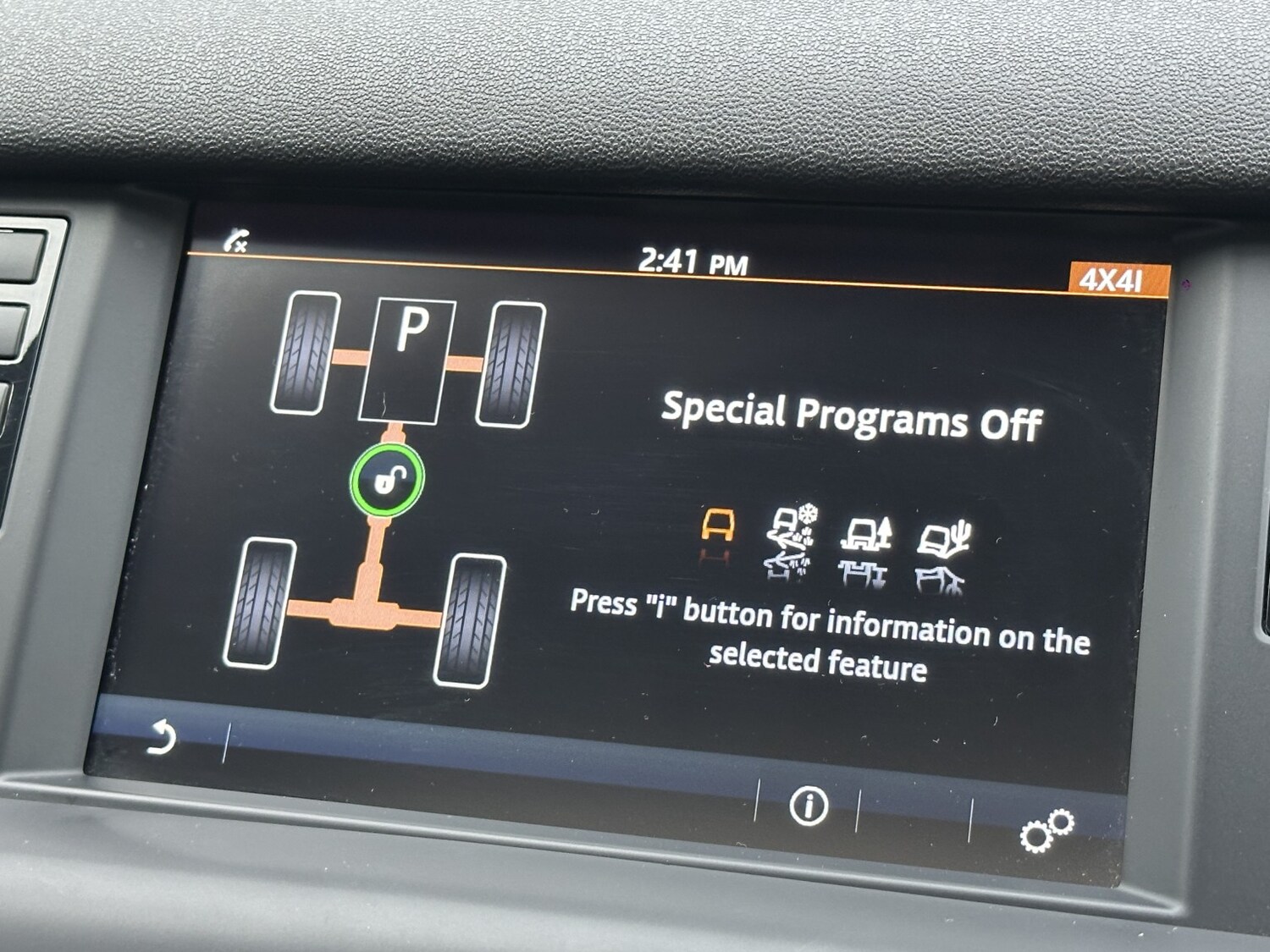 Used Land Rover Discovery Sport 2017 for sale - 76945585: Photo 41