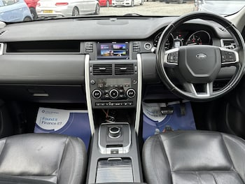 Used Land Rover Discovery Sport 2017 for sale - 76945585: Photo