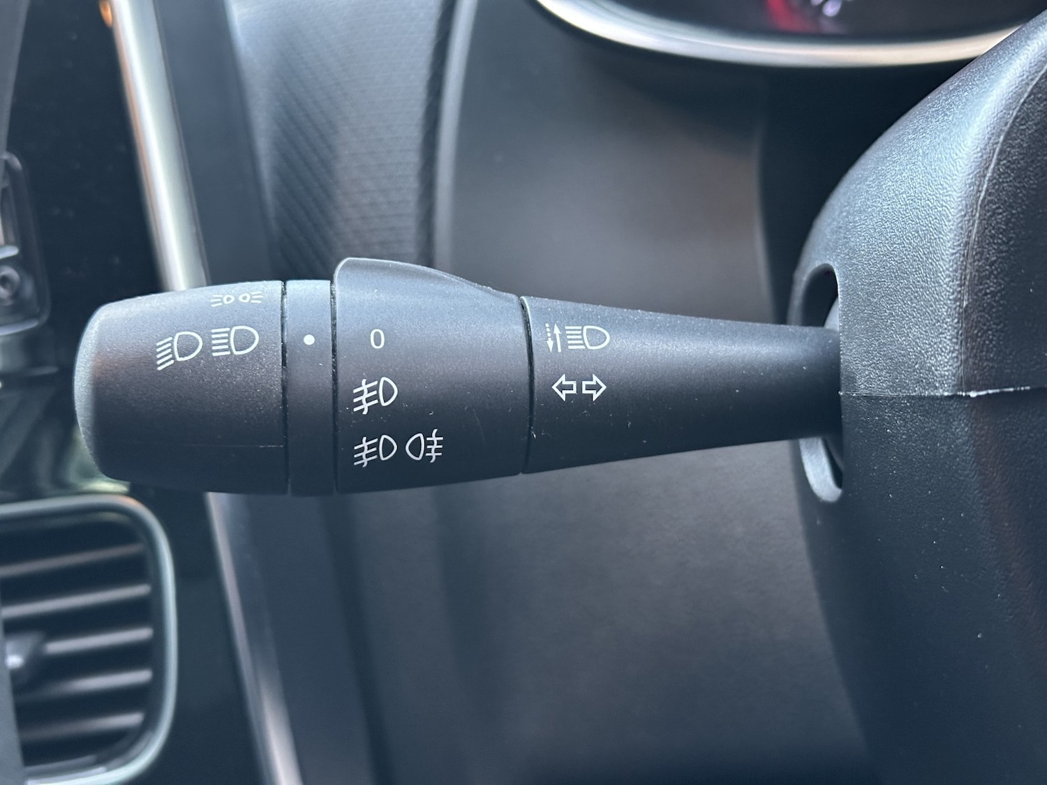 Used Renault Clio 2019 for sale - 75632816: Photo 31