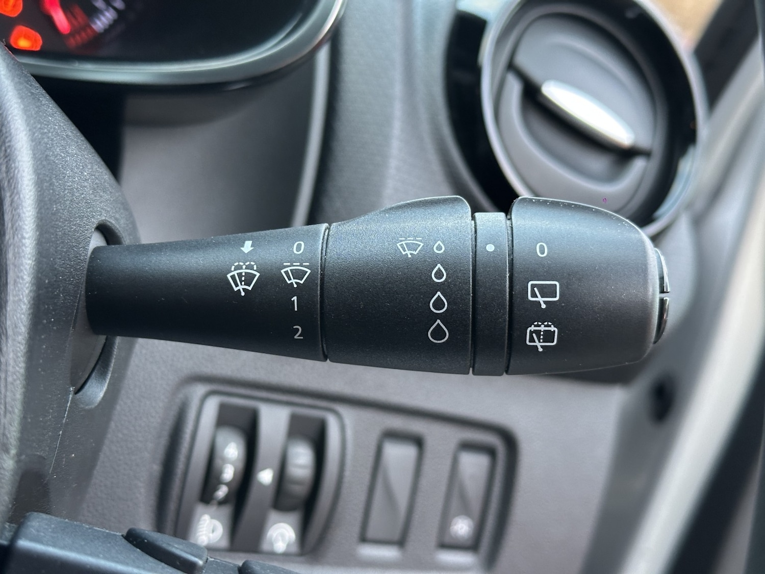 Used Renault Clio 2019 for sale - 75632816: Photo 32