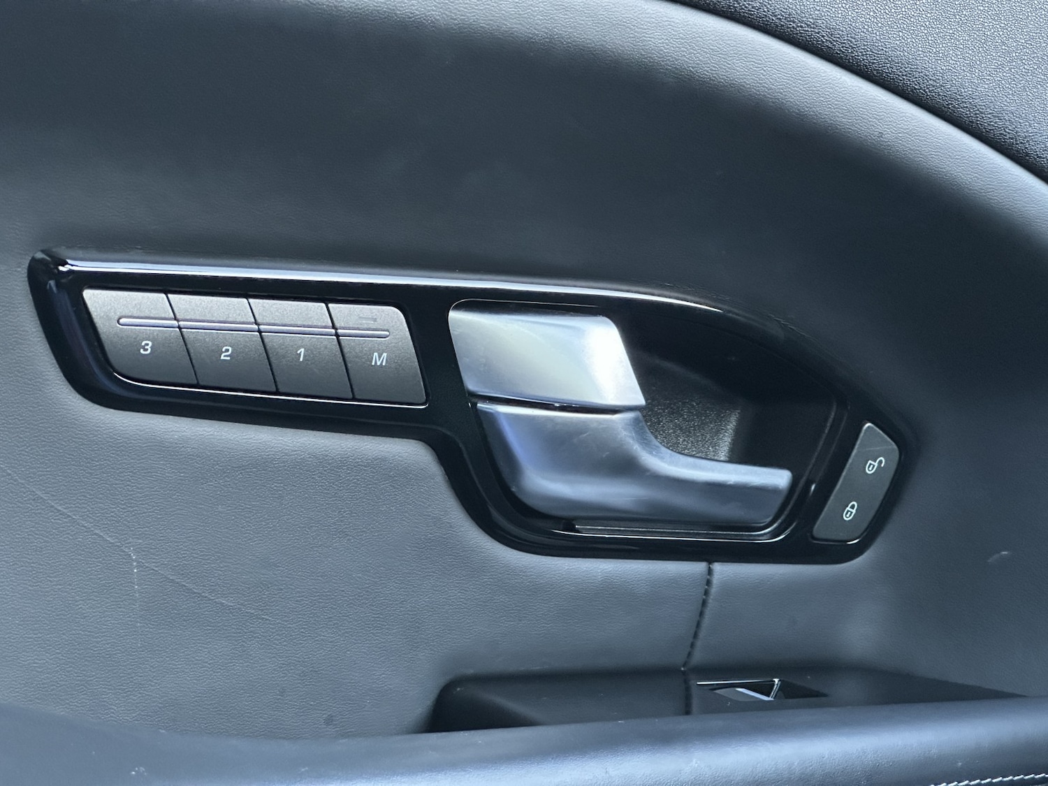 Used Land Rover Range Rover Evoque 2018 for sale - 77162199: Photo 36