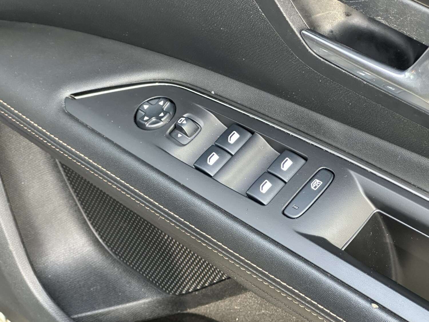 Used Peugeot 3008 2020 for sale - 77162170: Photo 41