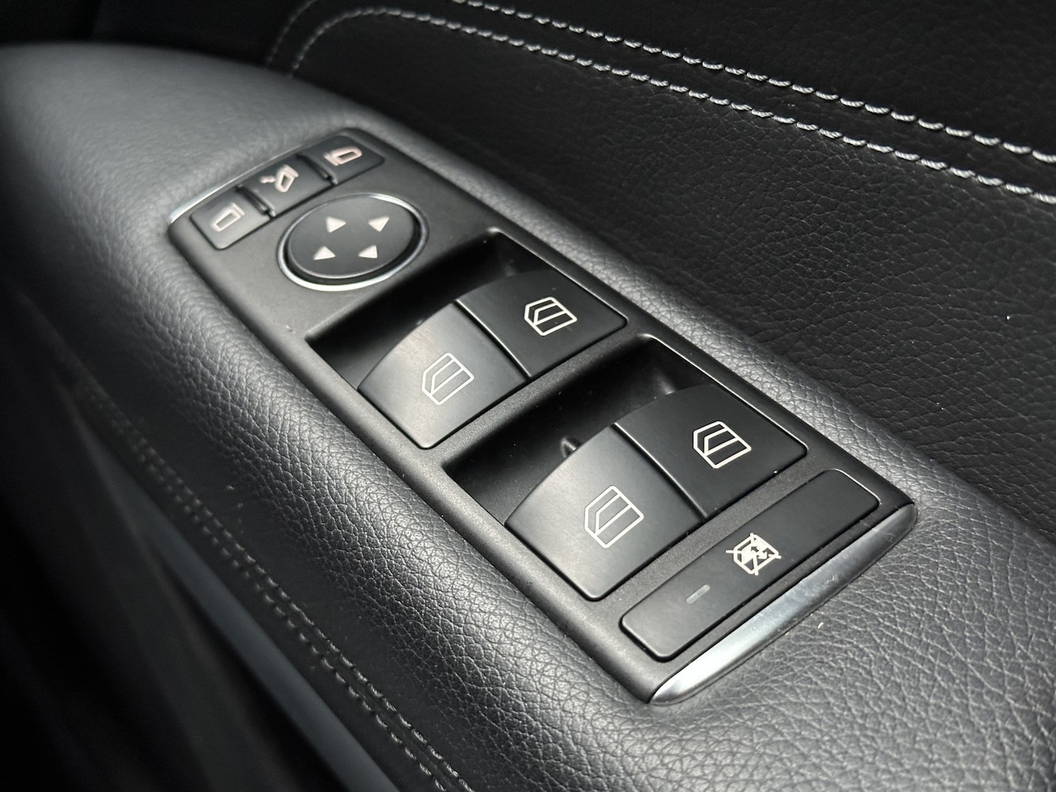 Used Mercedes-Benz E Class 2013 for sale - 76237208: Photo 30