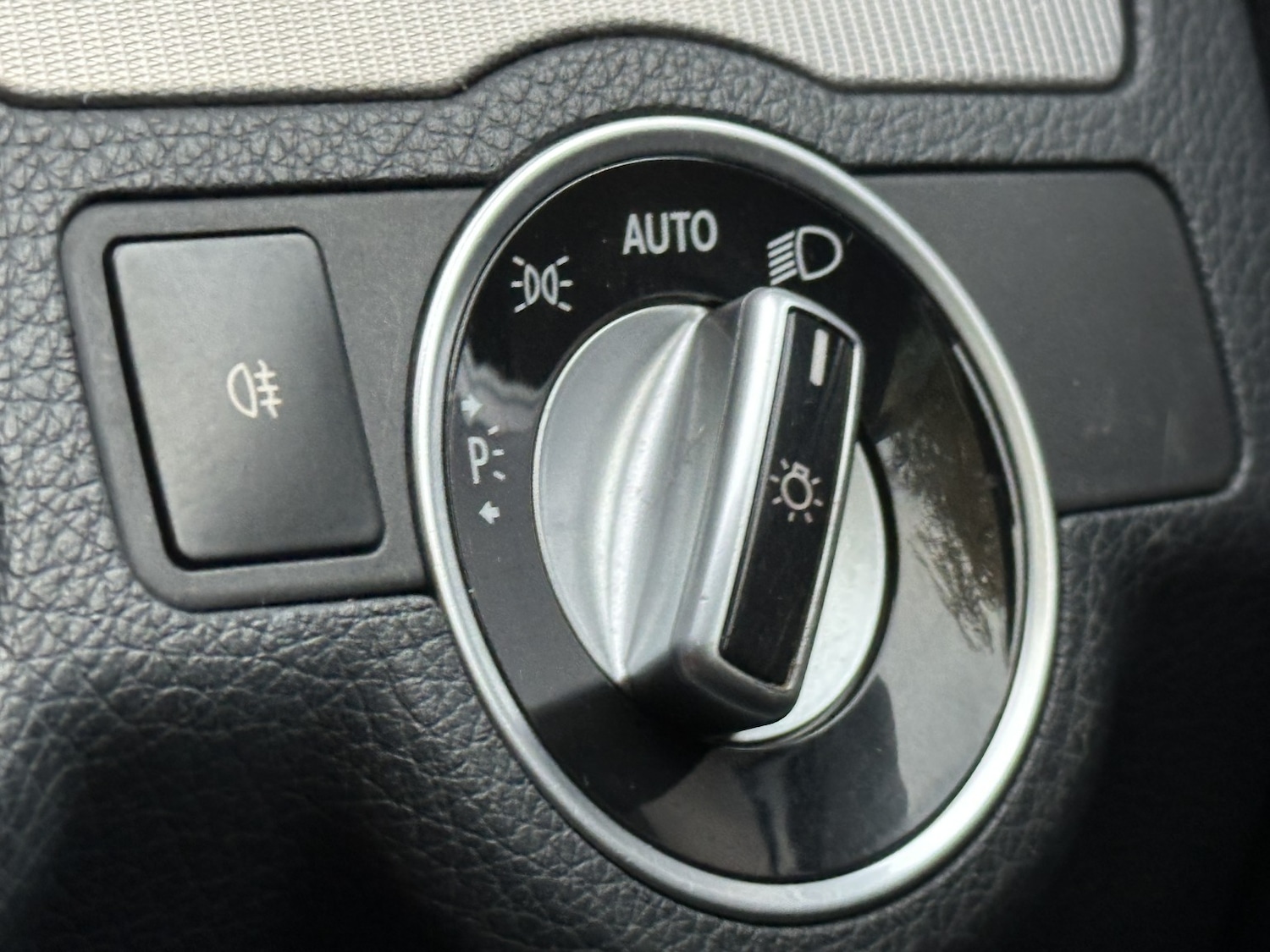 Used Mercedes-Benz E Class 2013 for sale - 76237208: Photo 31