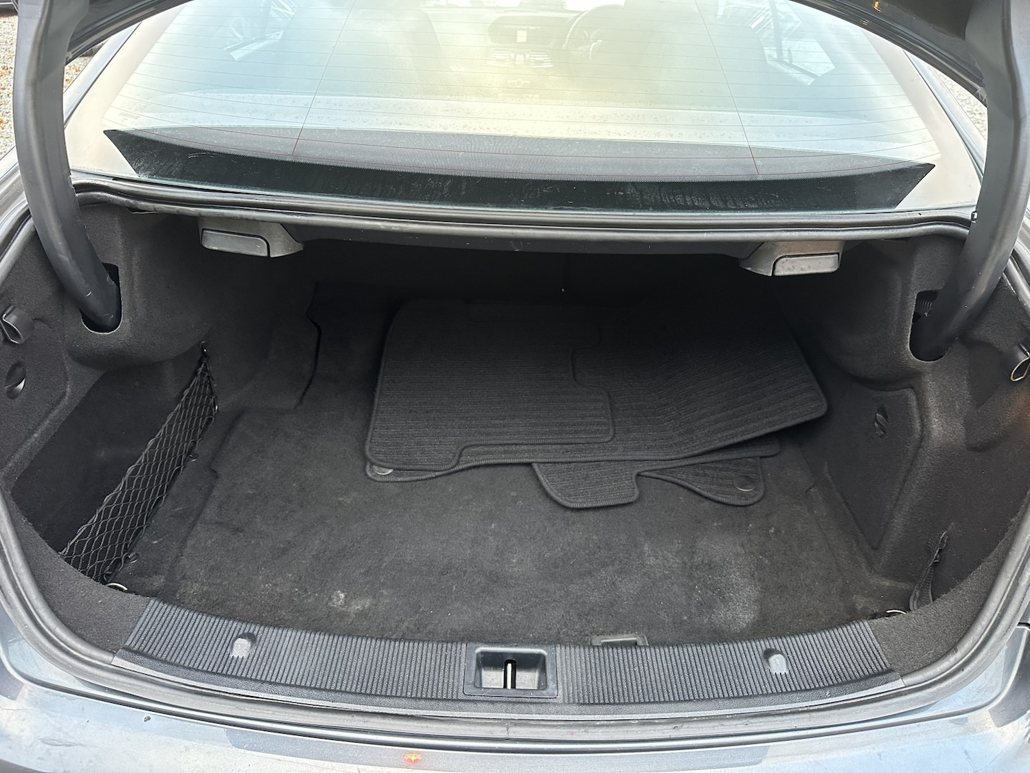 Used Mercedes-Benz E Class 2013 for sale - 76237208: Photo 35