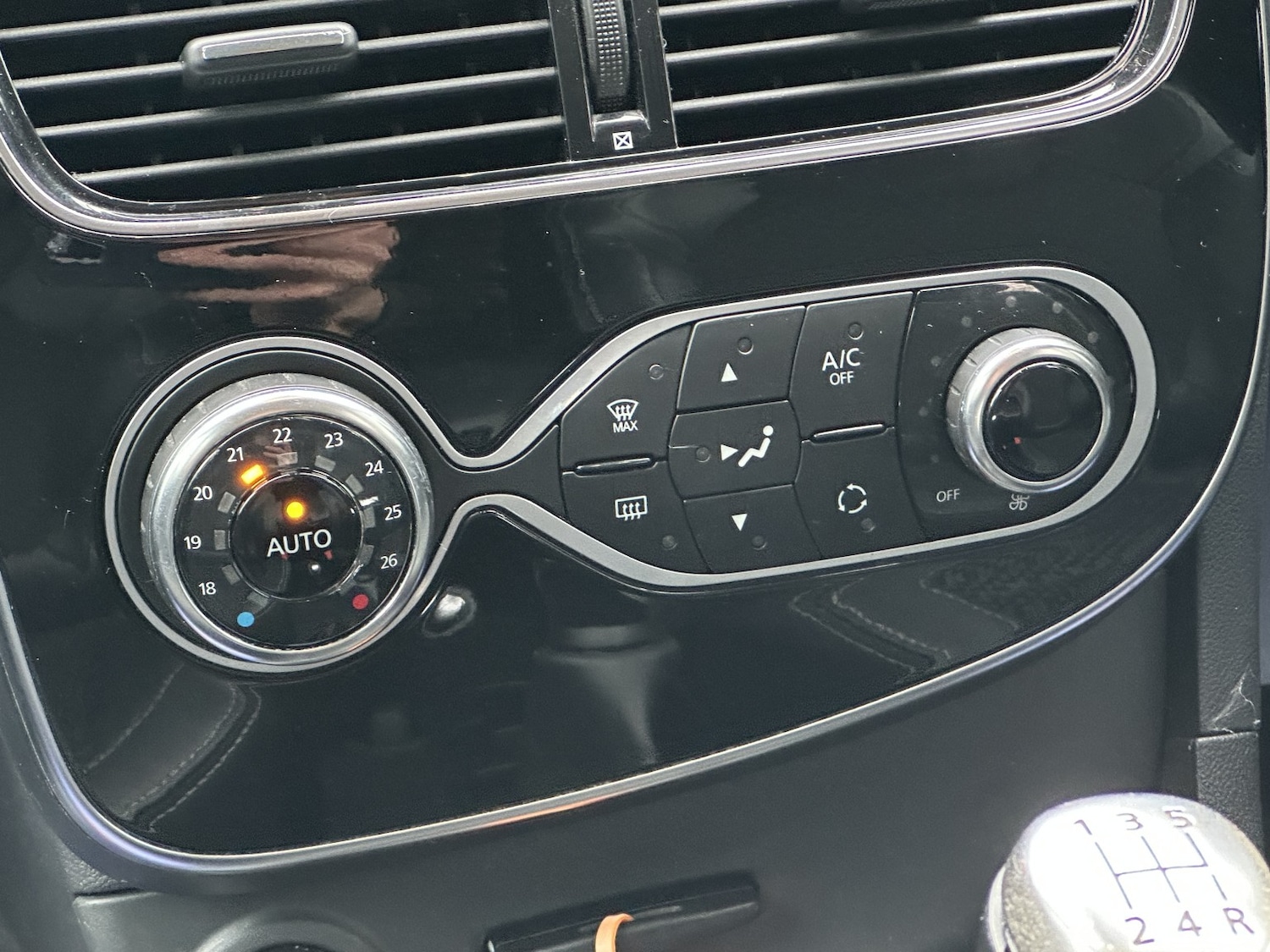 Used Renault Clio 2017 for sale - 78084399: Photo 38