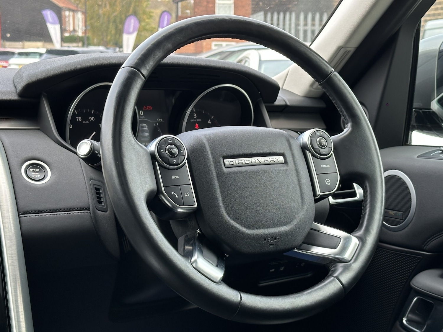 Used Land Rover Discovery 2017 for sale - 76547868: Photo 25