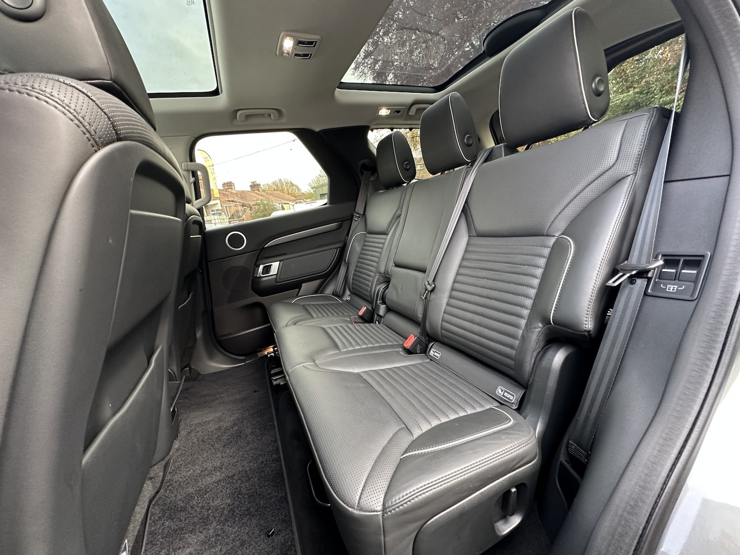 Used Land Rover Discovery 2017 for sale - 76547868: Photo 28