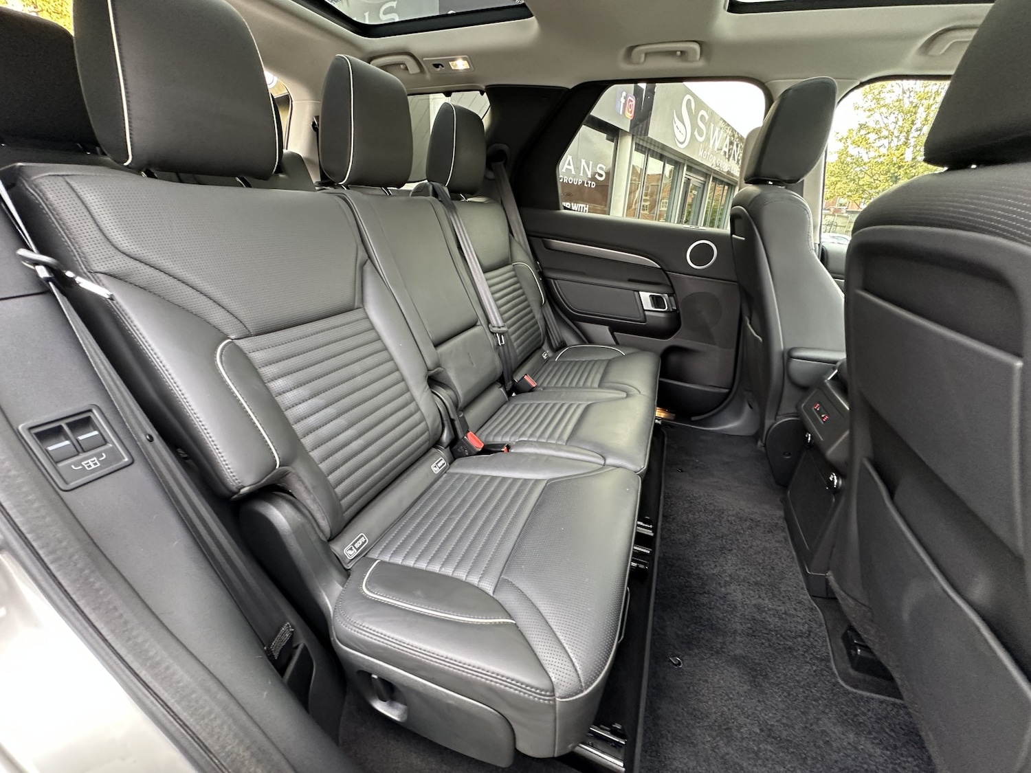 Used Land Rover Discovery 2017 for sale - 76547868: Photo 31