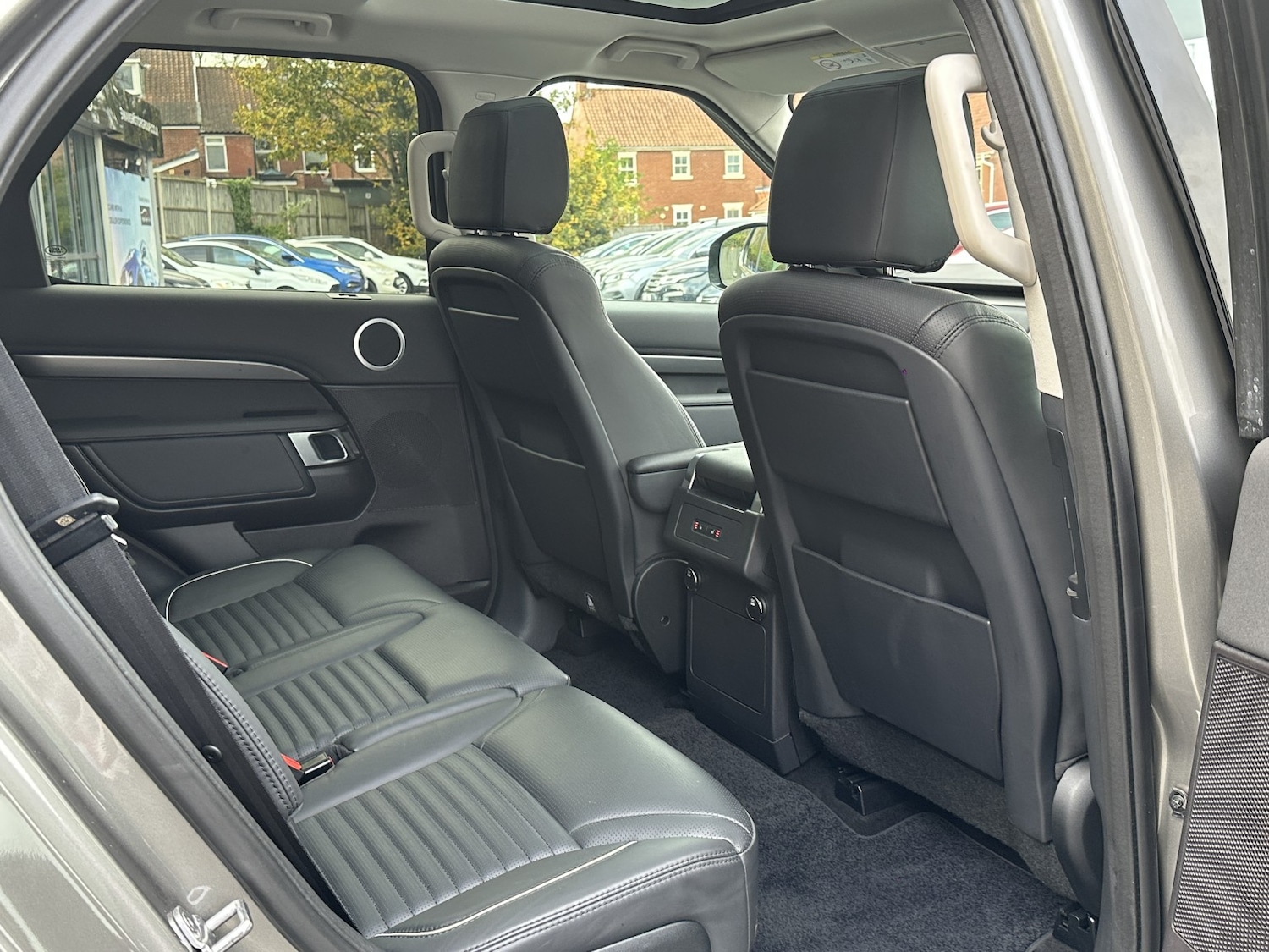 Used Land Rover Discovery 2017 for sale - 76547868: Photo 32