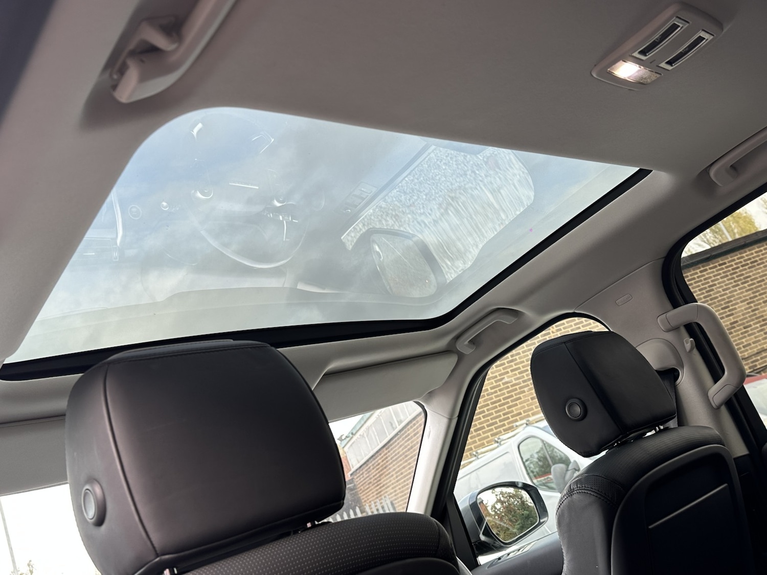 Used Land Rover Discovery 2017 for sale - 76547868: Photo 35