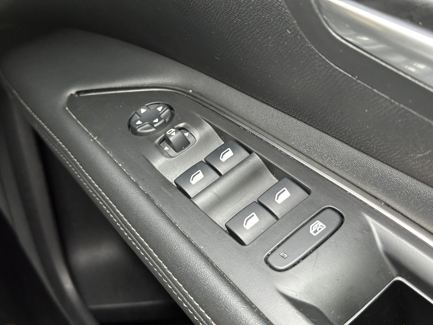 Used Peugeot 3008 2019 for sale - 77162216: Photo 30