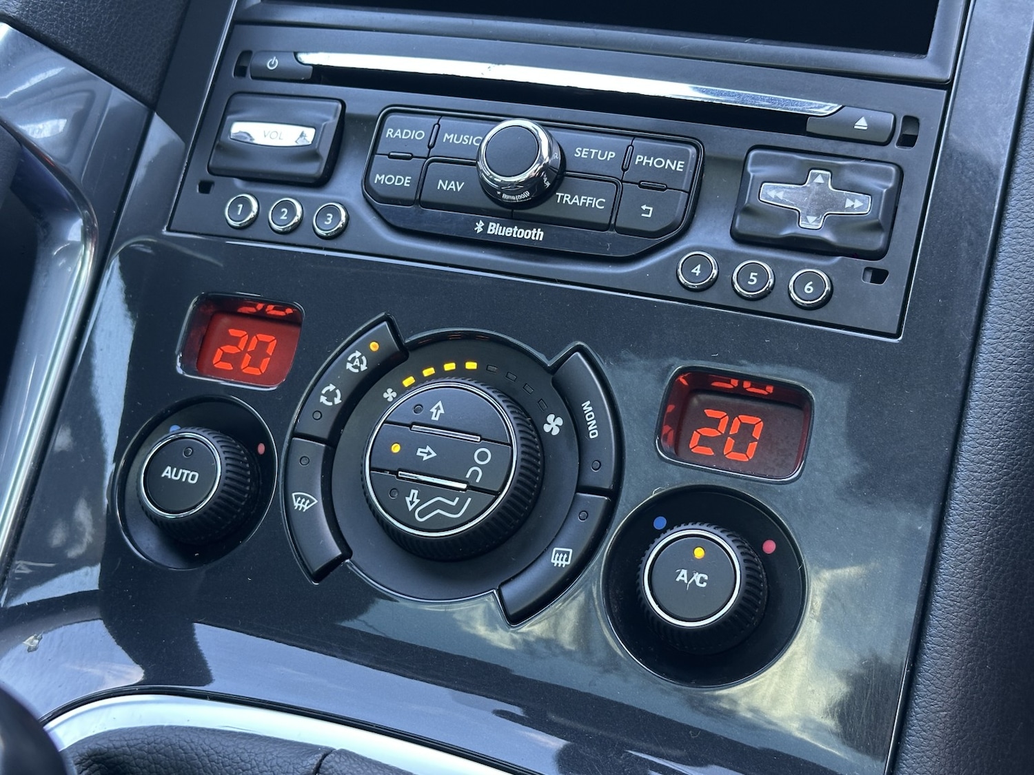 Used Peugeot 3008 2015 for sale - 76149230: Photo 28