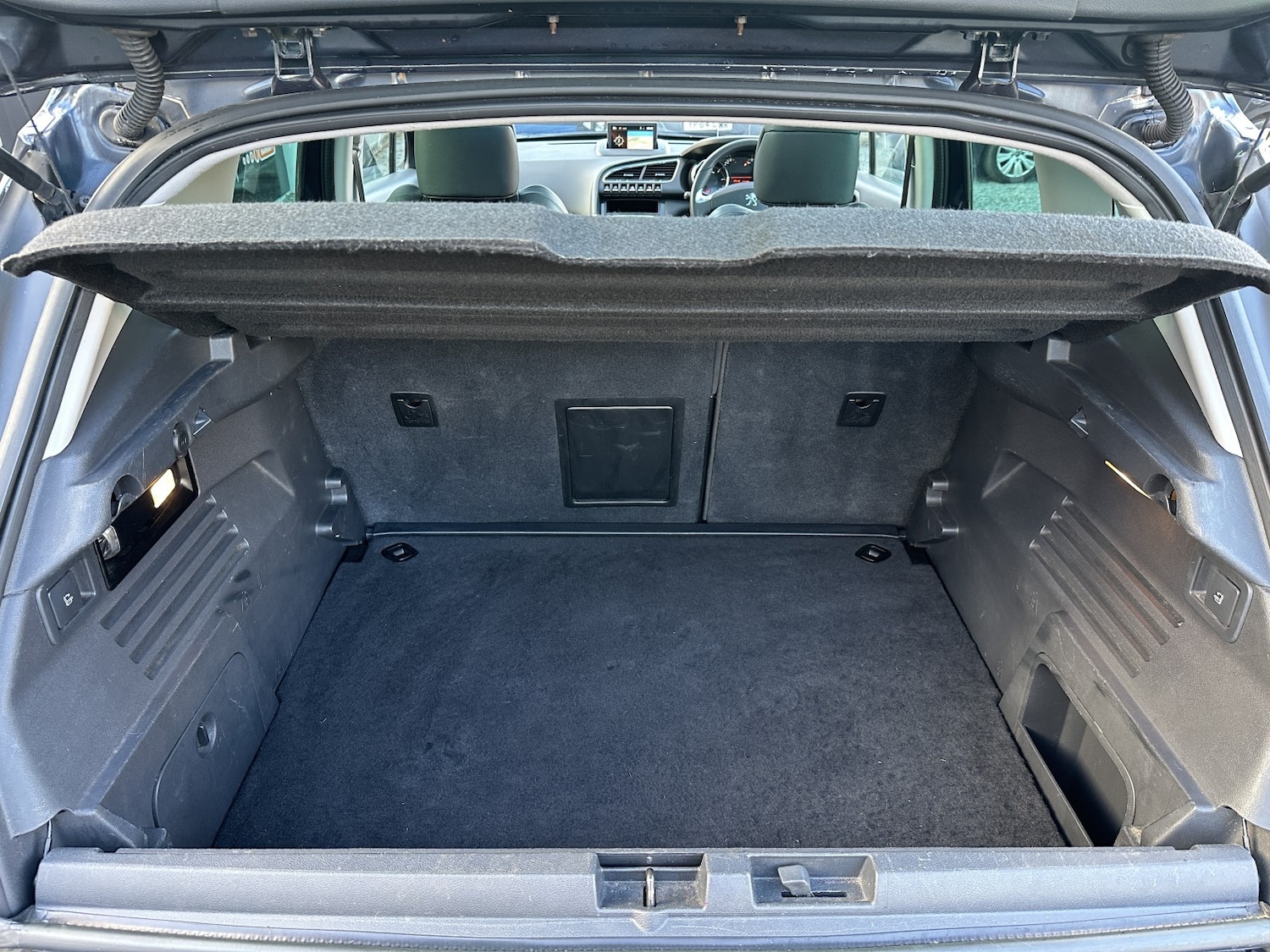 Used Peugeot 3008 2015 for sale - 76149230: Photo 36