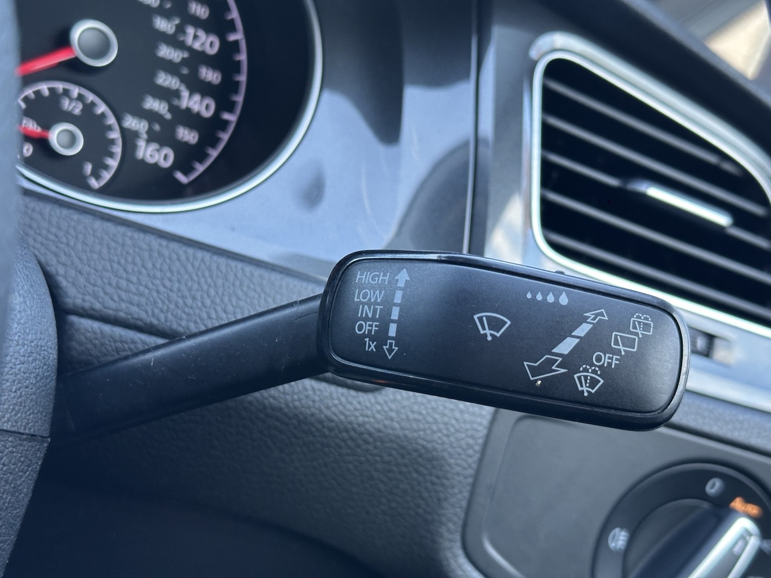 Used Volkswagen Golf 2018 for sale - 76945579: Photo 35