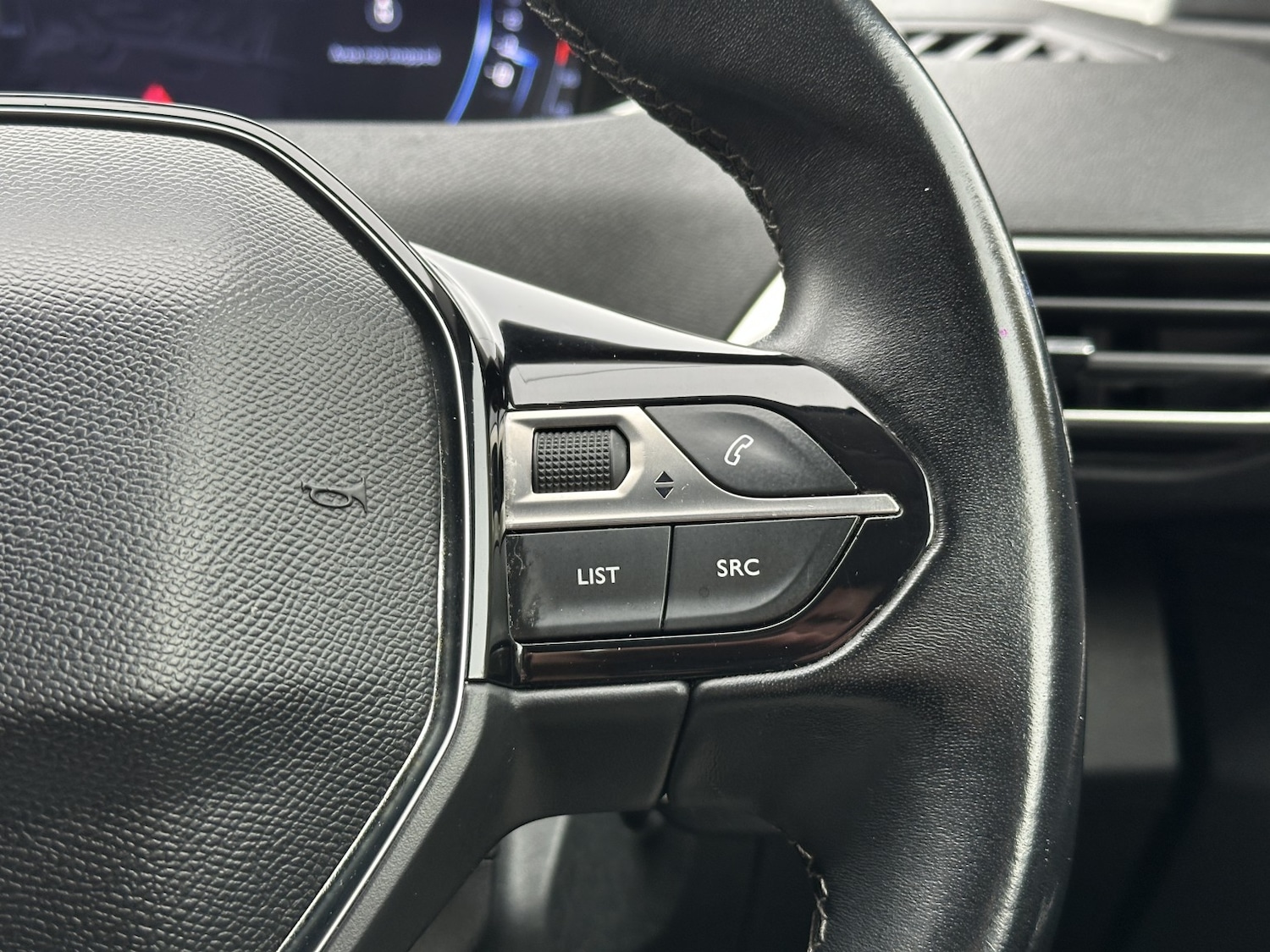 Used Peugeot 3008 2019 for sale - 76418310: Photo 24