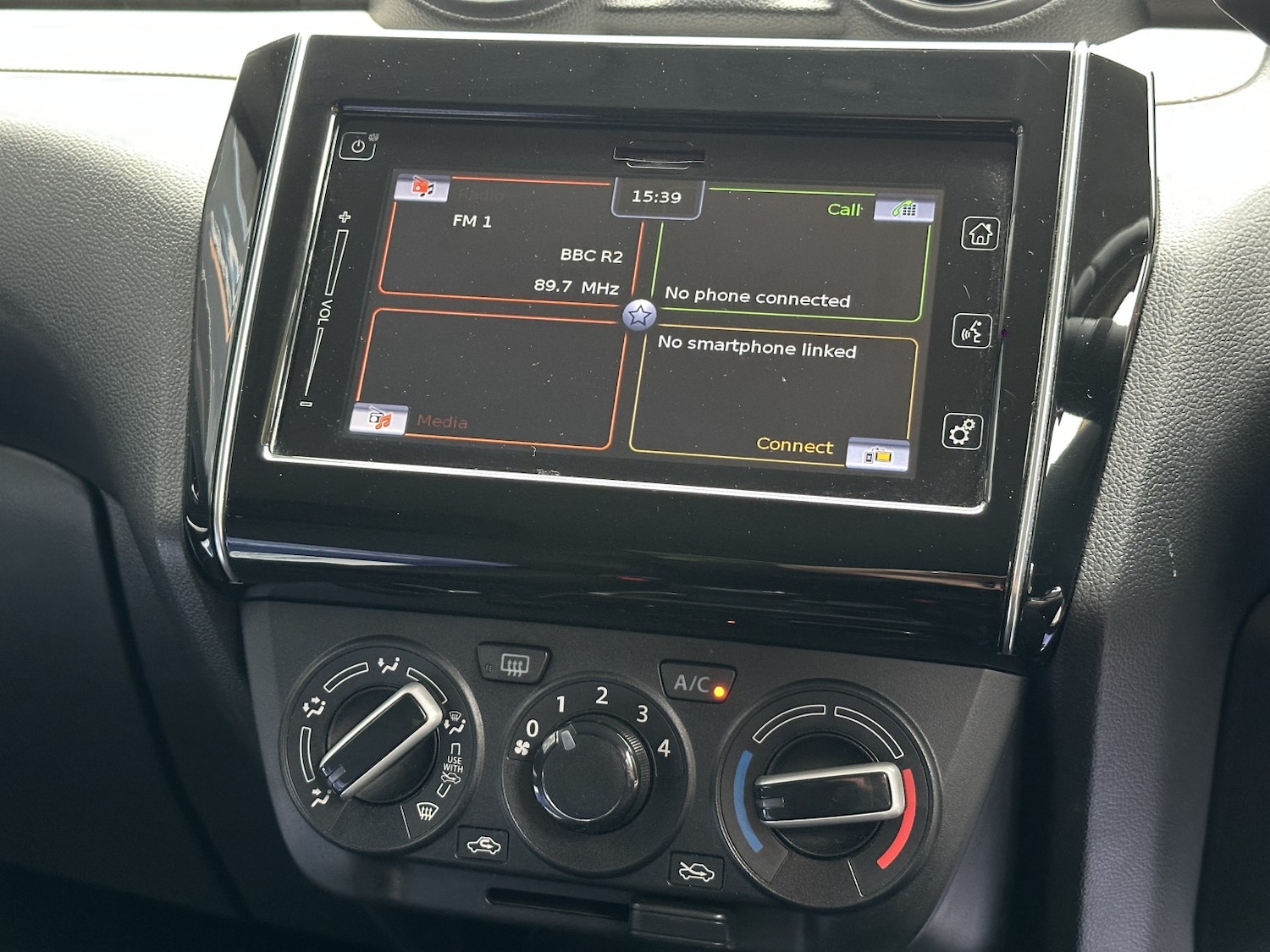 Used Suzuki Swift 2017 for sale - 76945514: Photo 18