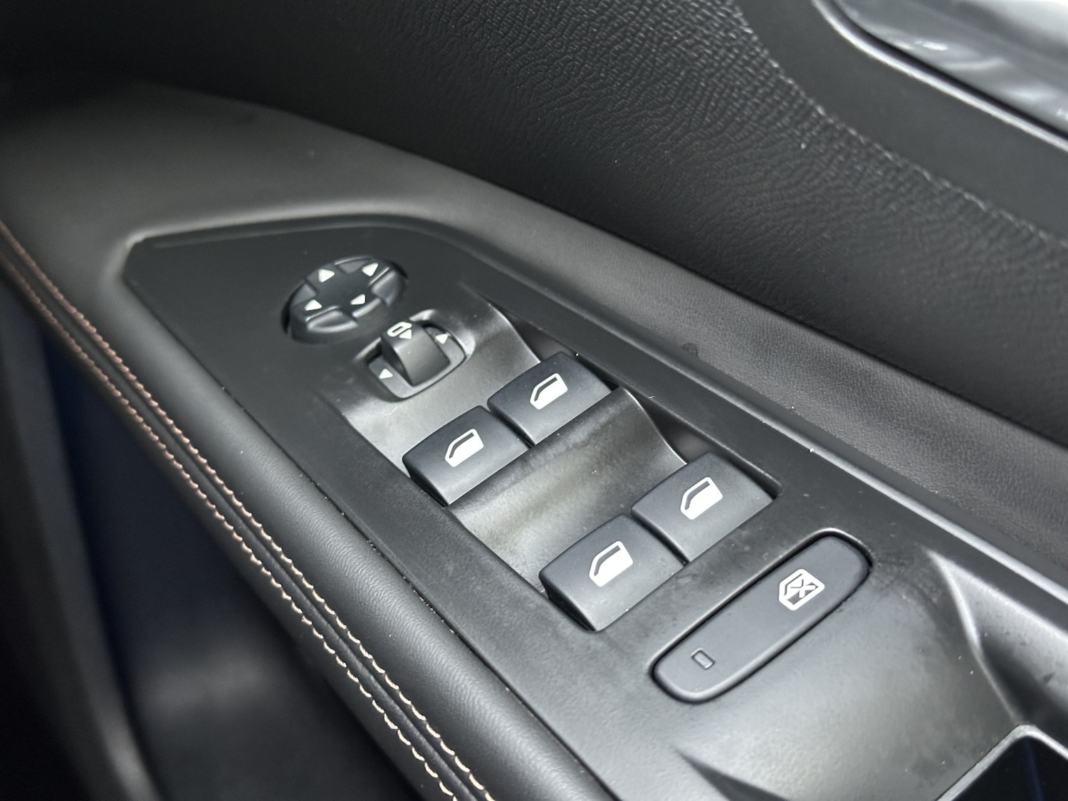 Used Peugeot 5008 2017 for sale - 77264547: Photo 44