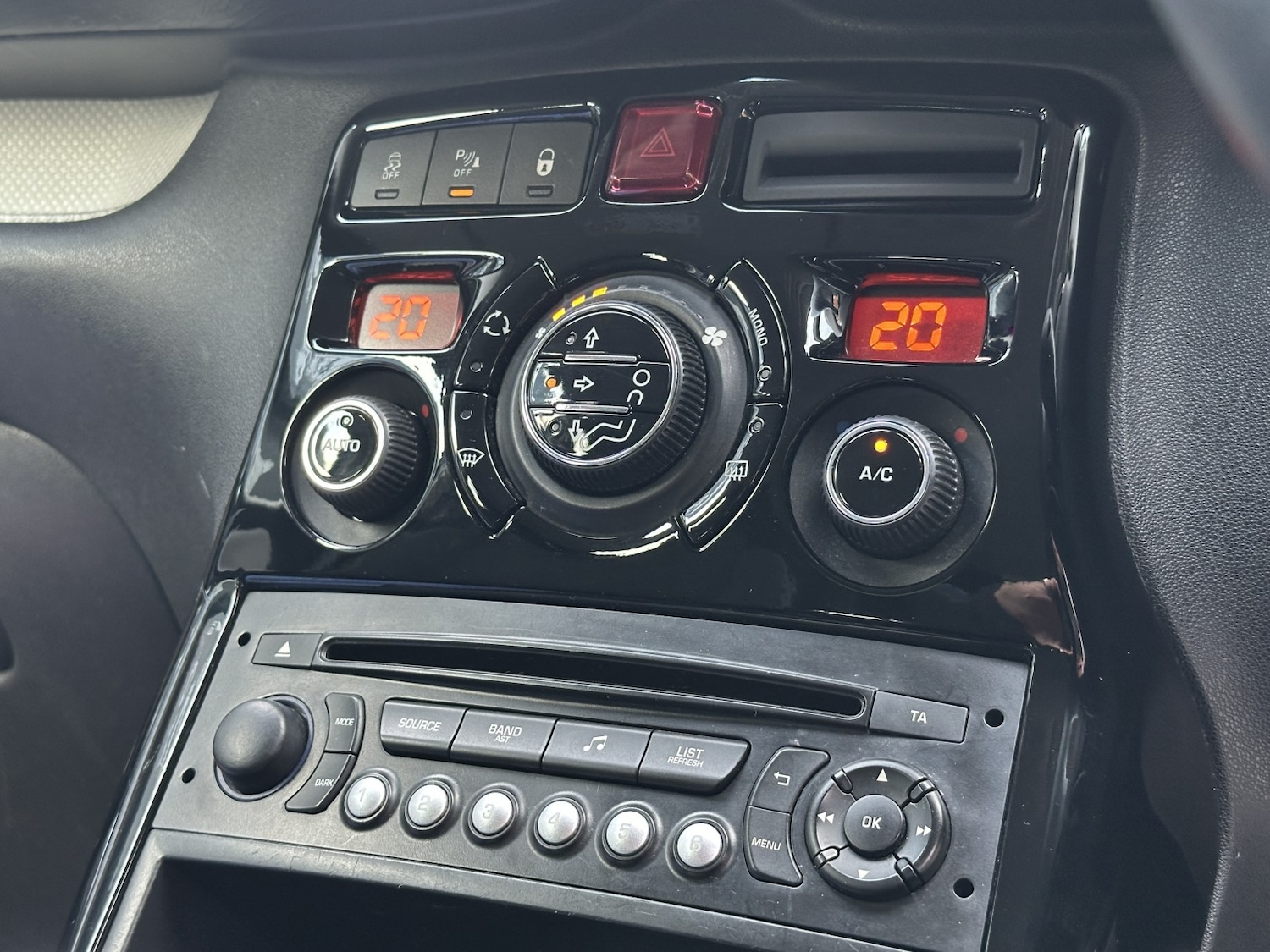 Used Citroen C3 Picasso 2014 for sale - 76945535: Photo 22