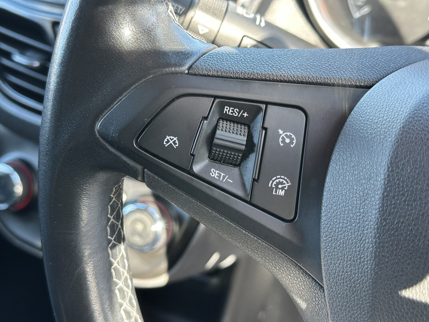 Used Vauxhall Viva 2015 for sale - 77774734: Photo 31