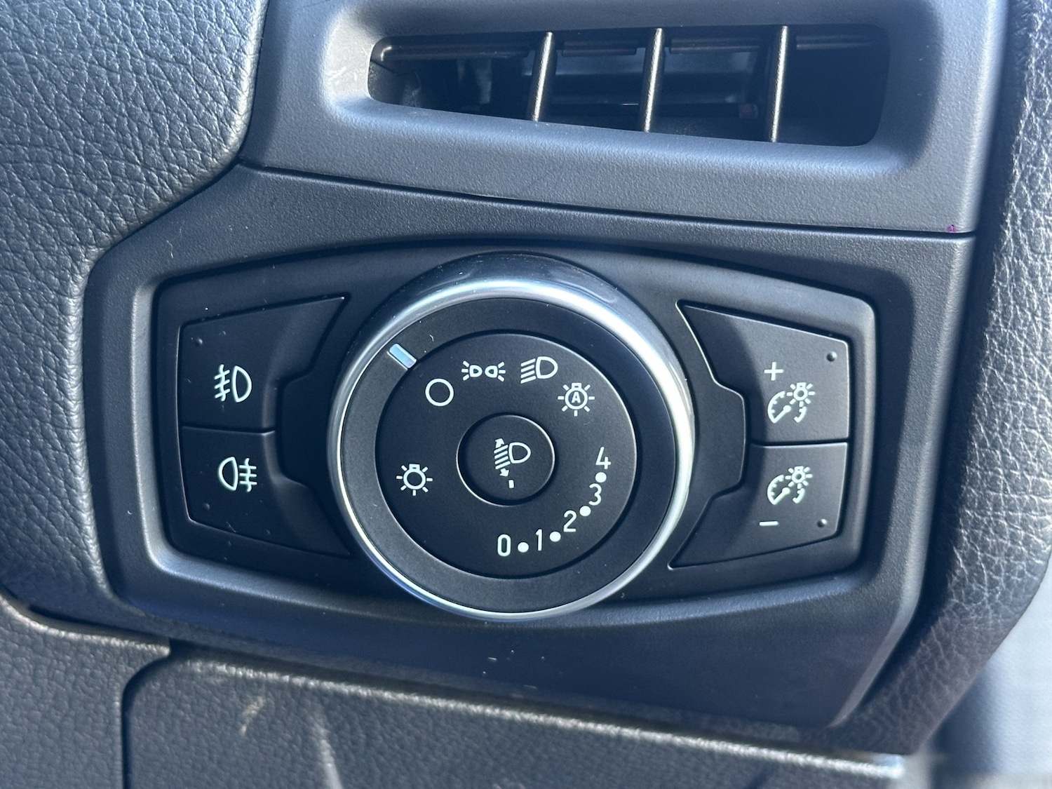 Used Ford Focus 2015 for sale - 75975602: Photo 23