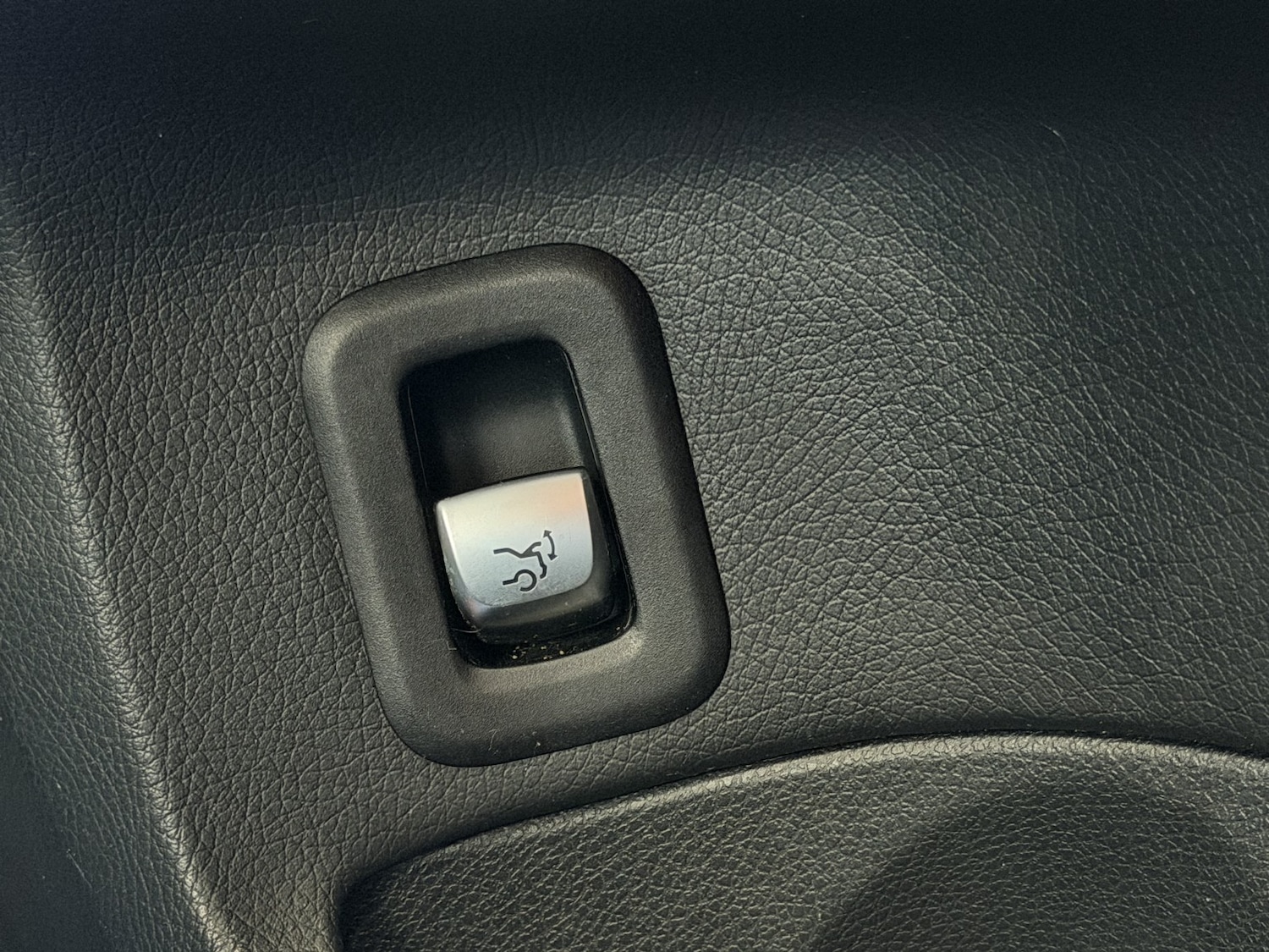 Used Mercedes-Benz C Class 2015 for sale - 76945558: Photo 41