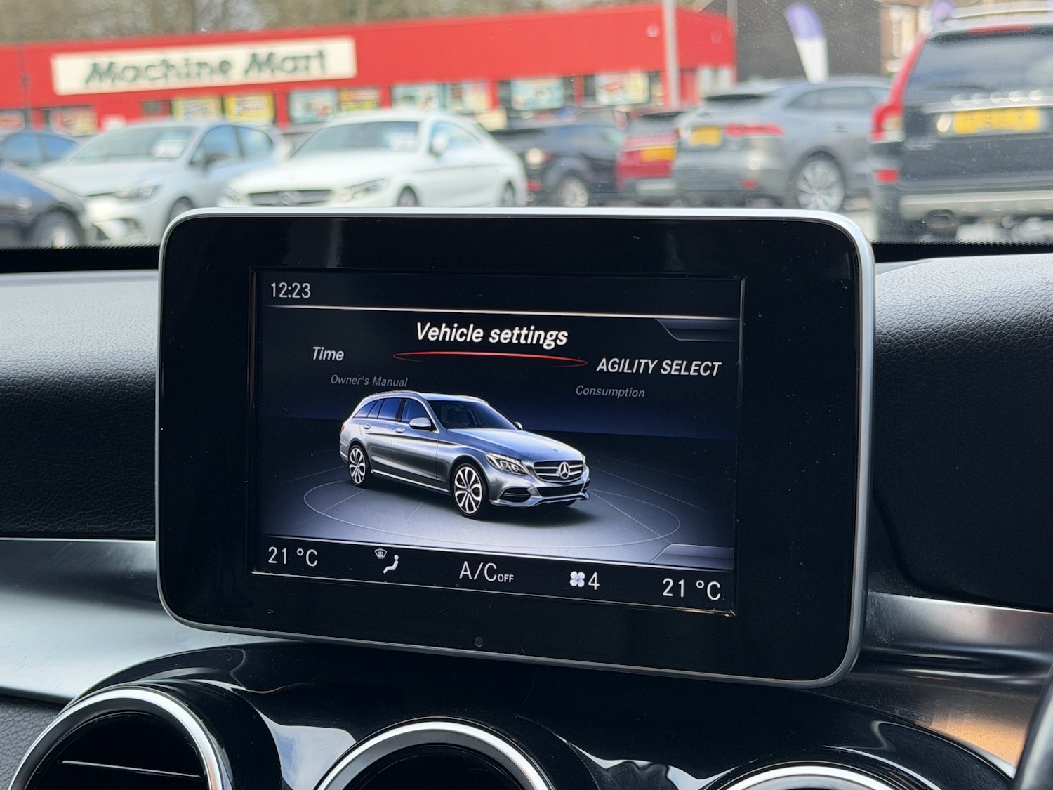 Used Mercedes-Benz C Class 2015 for sale - 76945558: Photo 43