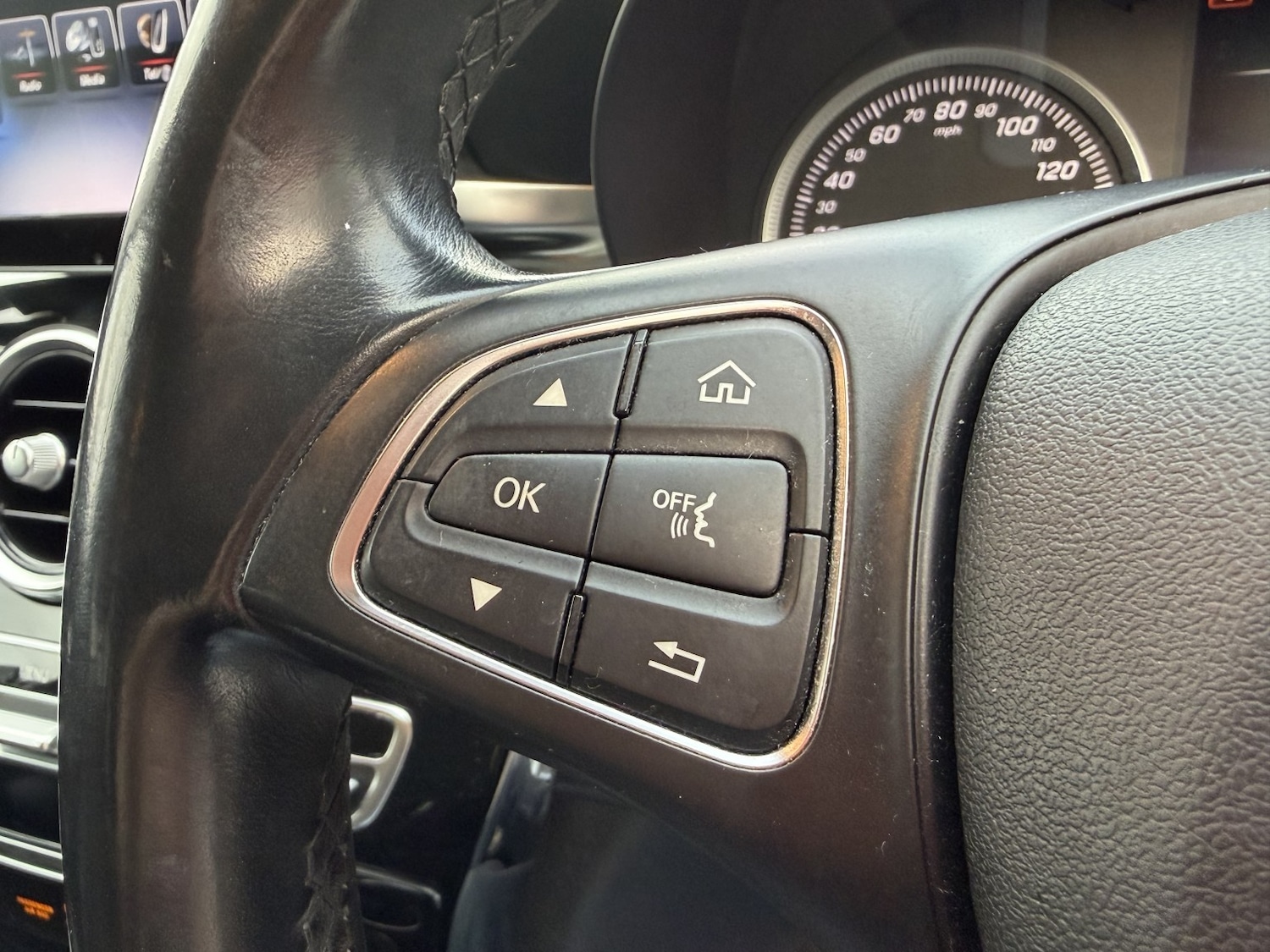 Used Mercedes-Benz C Class 2015 for sale - 76945558: Photo 48