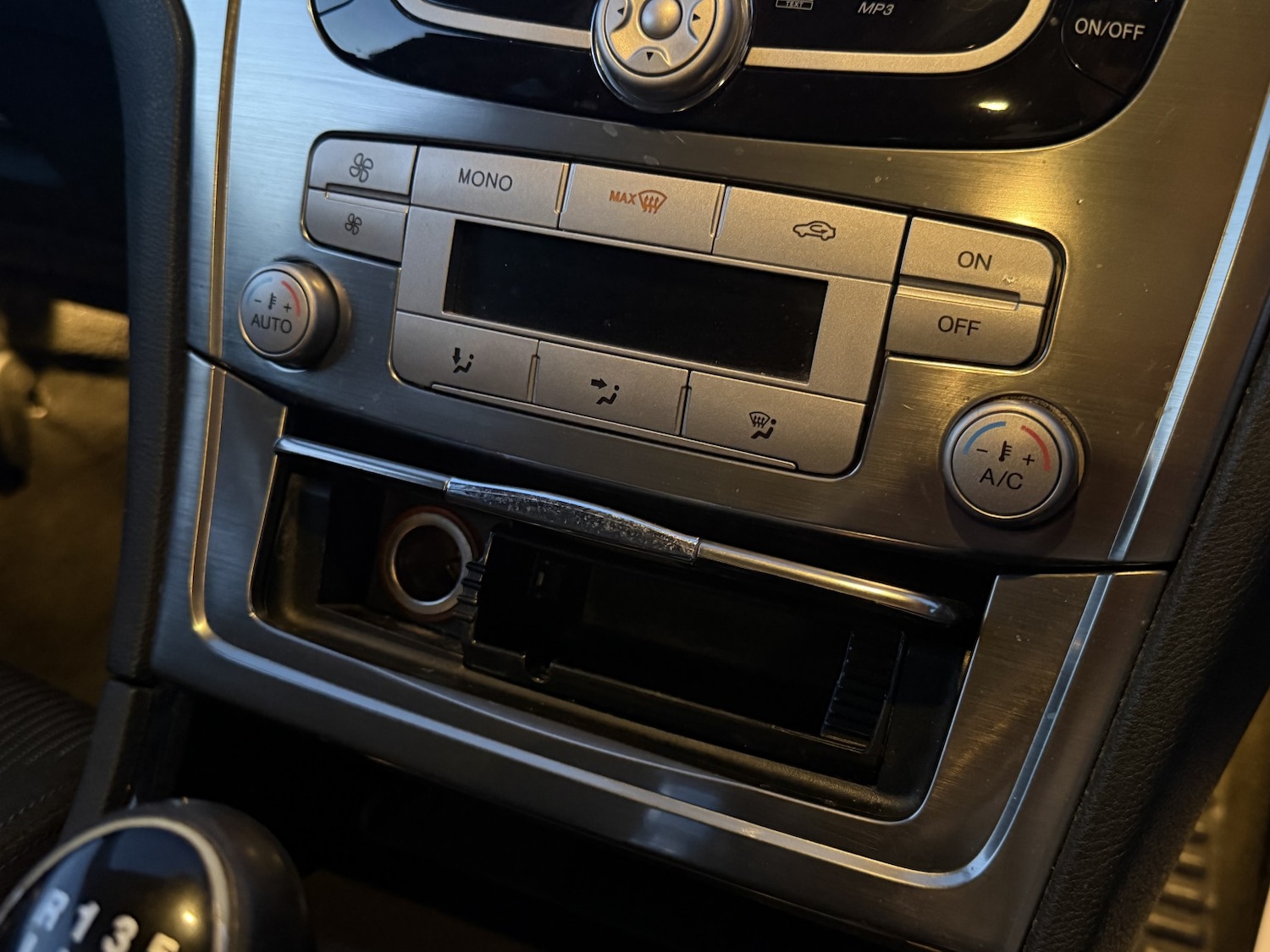 Used Ford Mondeo 2011 for sale - 77681860: Photo 44