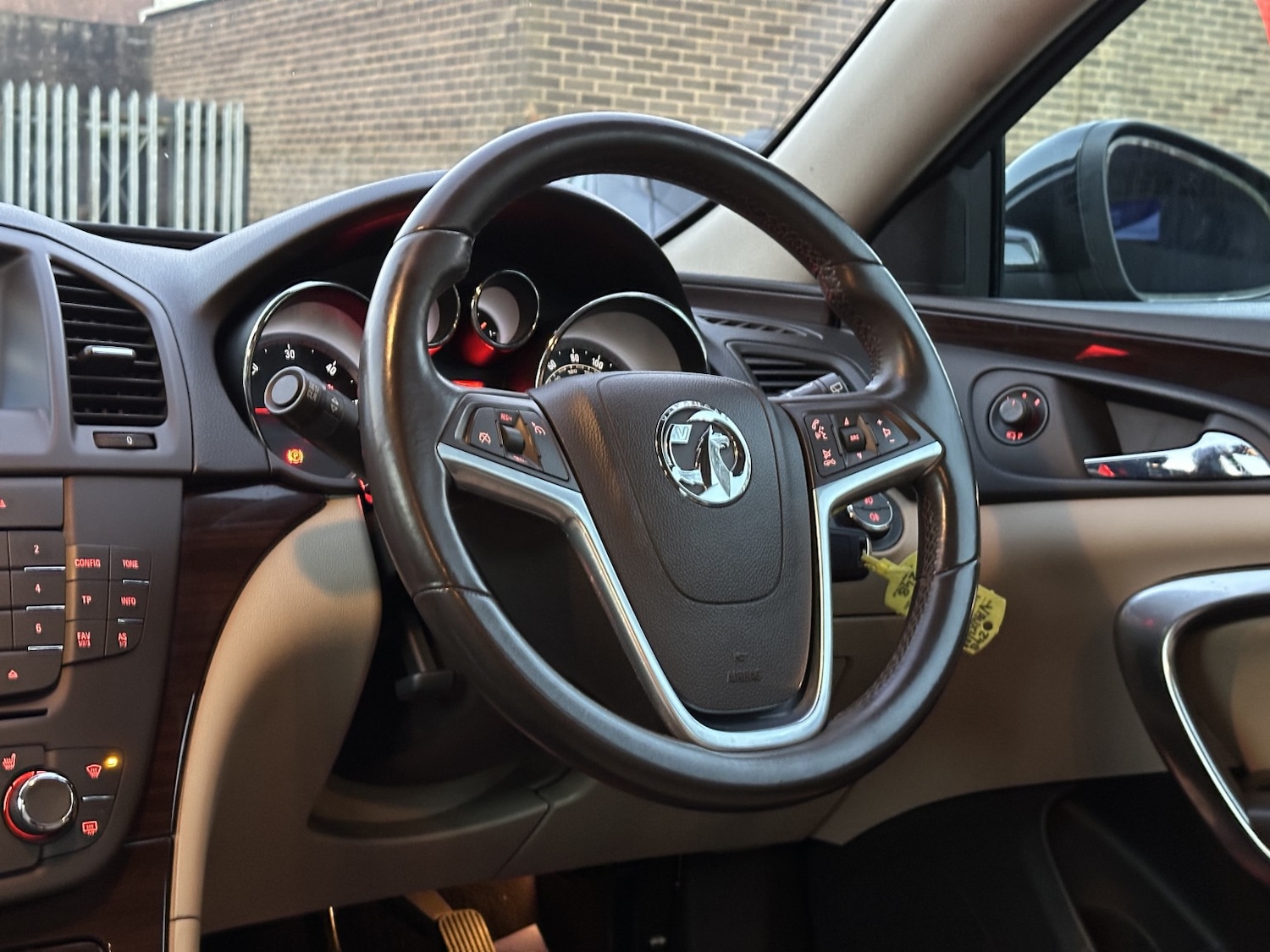 Used Vauxhall Insignia 2010 for sale - 77162309: Photo 11