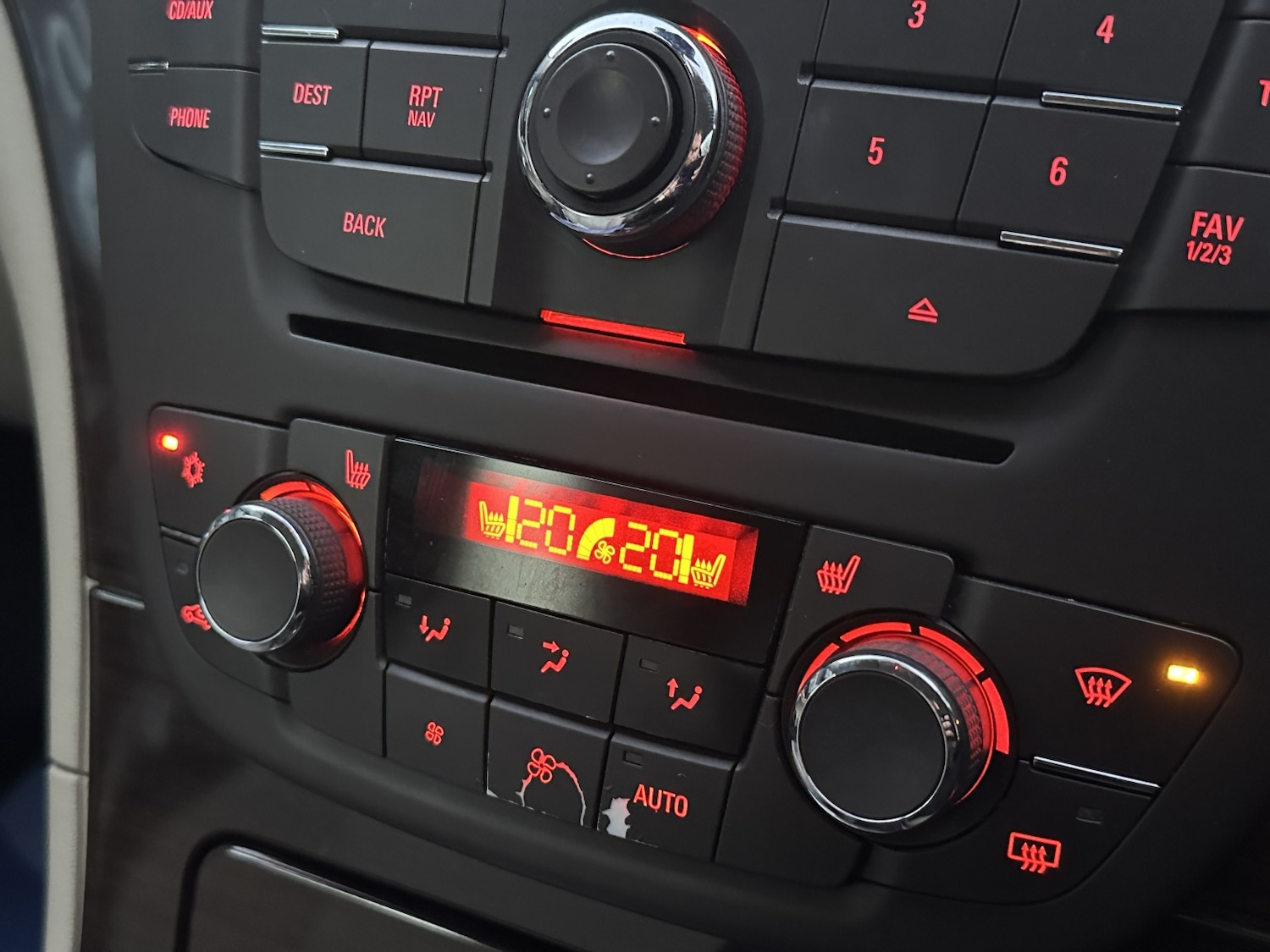 Used Vauxhall Insignia 2010 for sale - 77162309: Photo 19