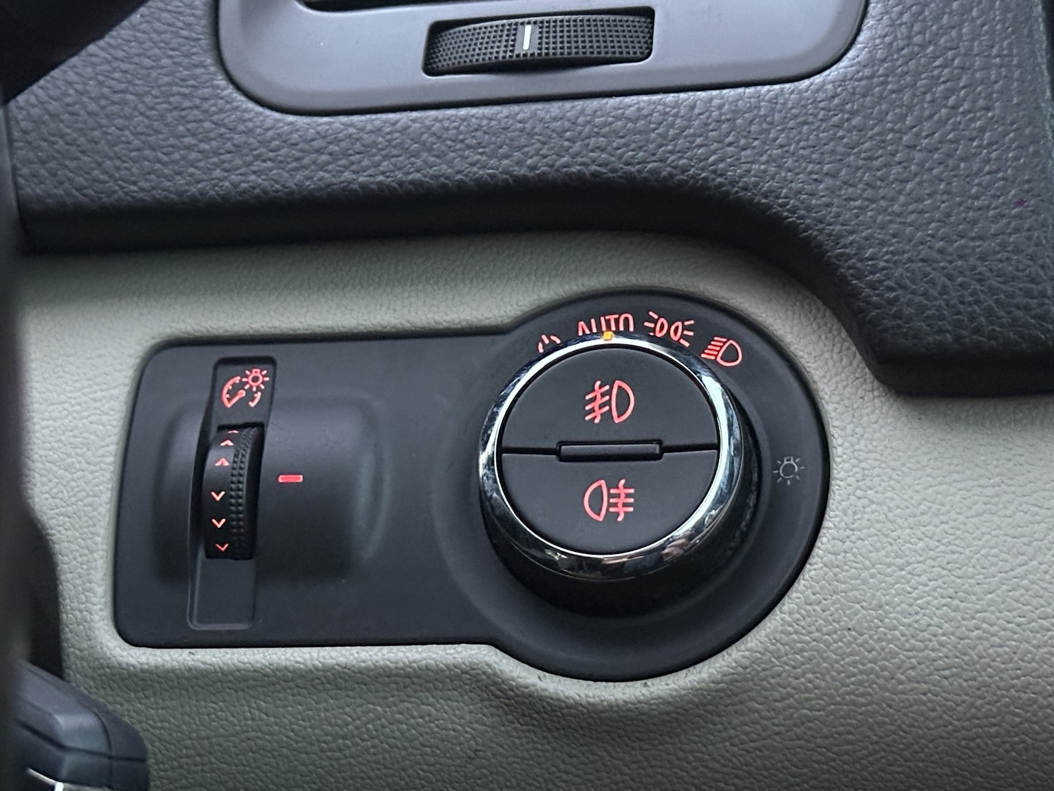 Used Vauxhall Insignia 2010 for sale - 77162309: Photo 21