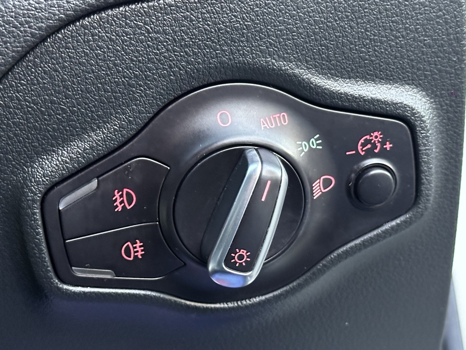 Used Audi Q5 2015 for sale - 76945543: Photo 35