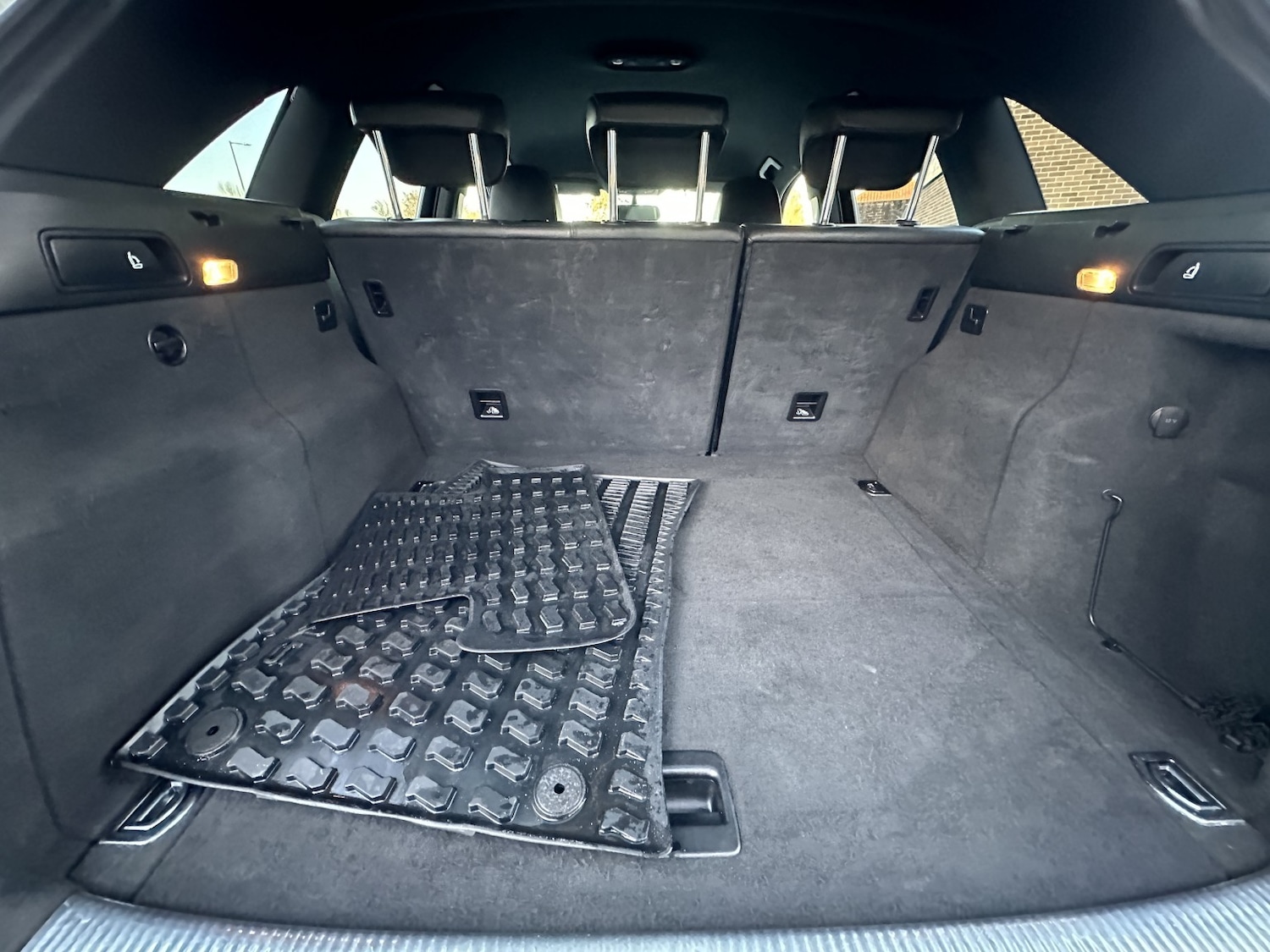 Used Audi Q5 2015 for sale - 76945543: Photo 46