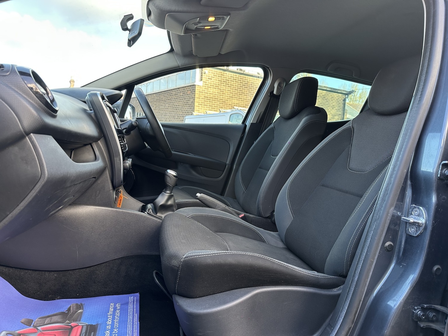 Used Renault Clio 2018 for sale - 76945584: Photo 17