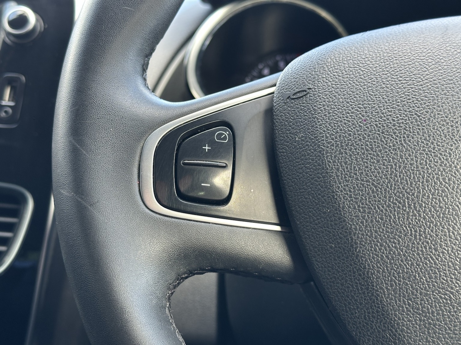 Used Renault Clio 2018 for sale - 76945584: Photo 20